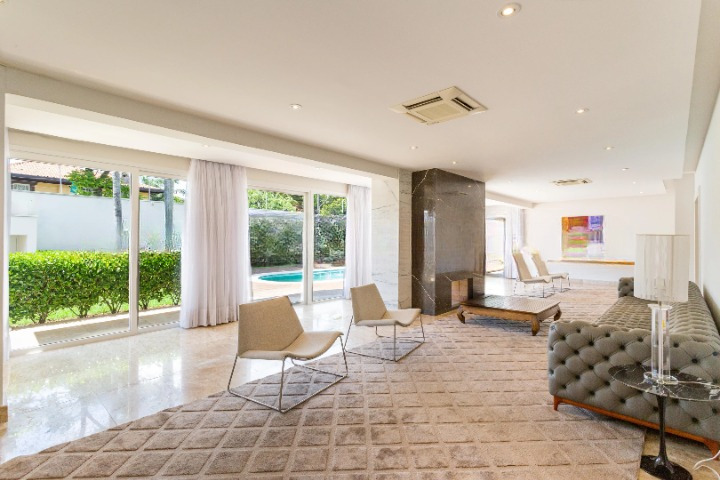 Oportunidade - Casa 750 m2 - 4 suítes - Jardim América