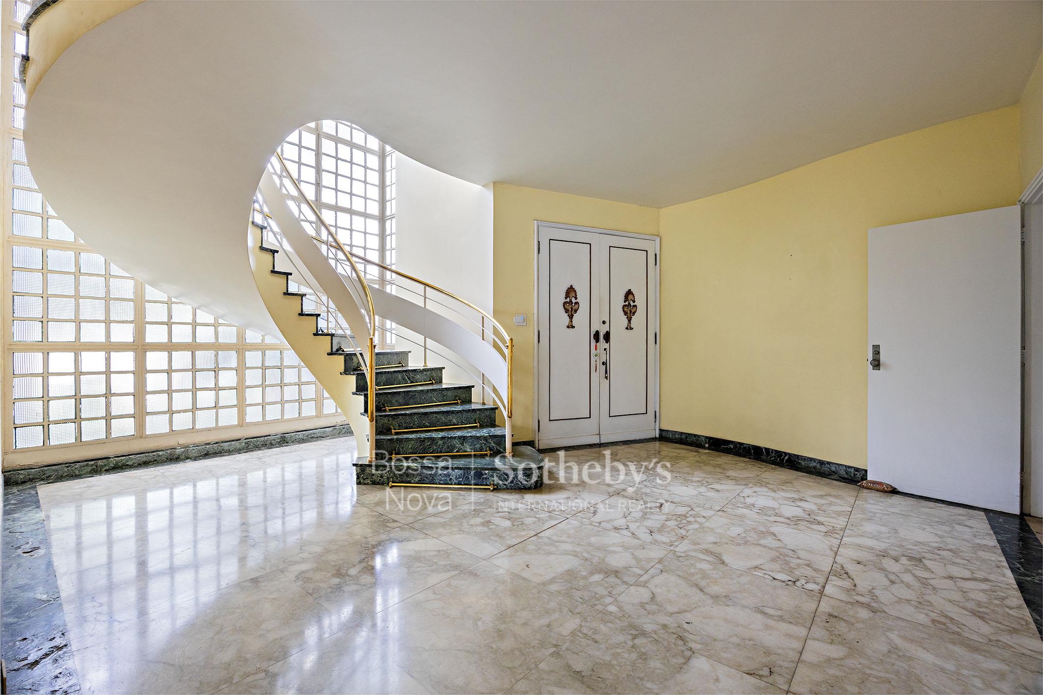 Hall - Imagem 1