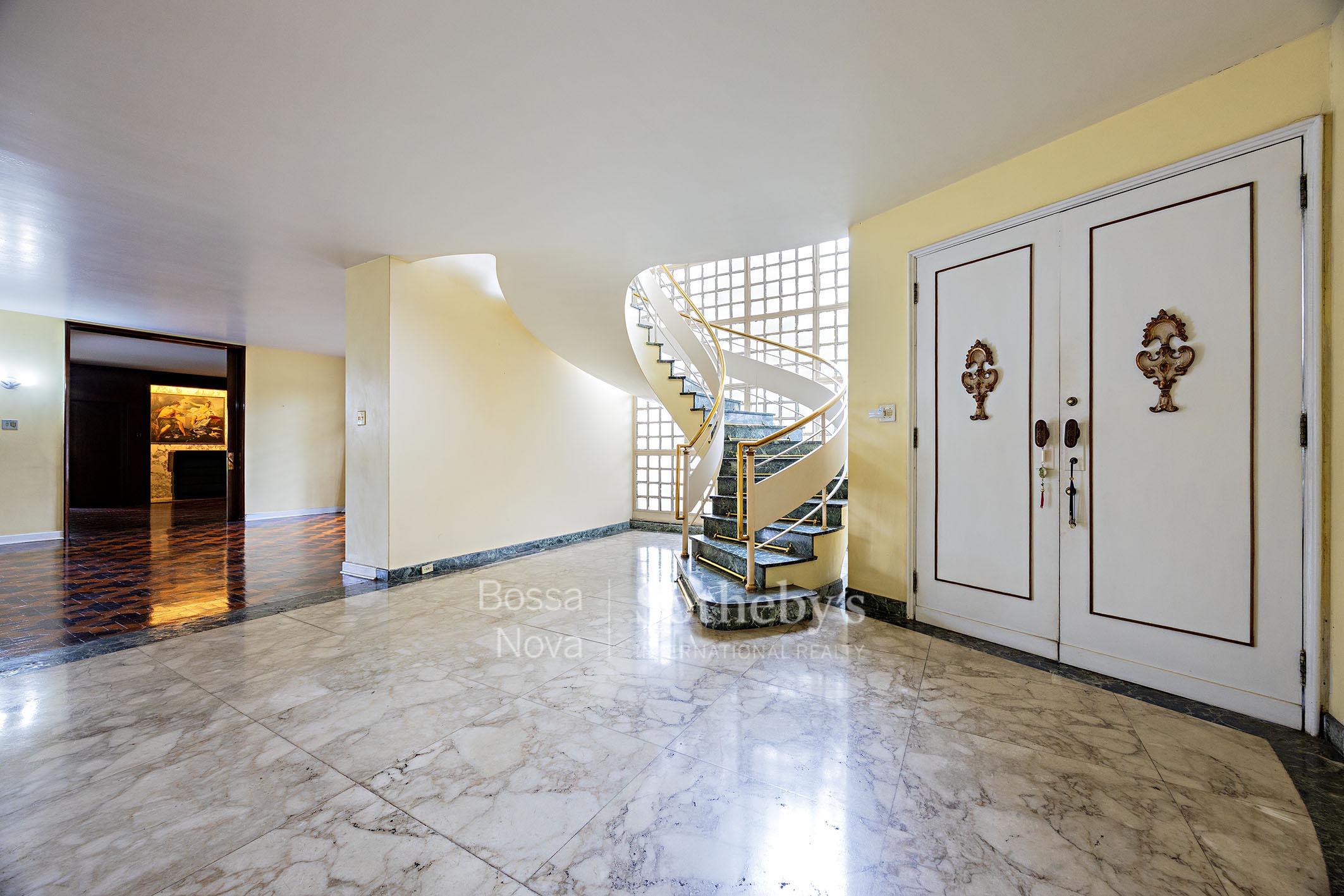 Hall - Imagem 2