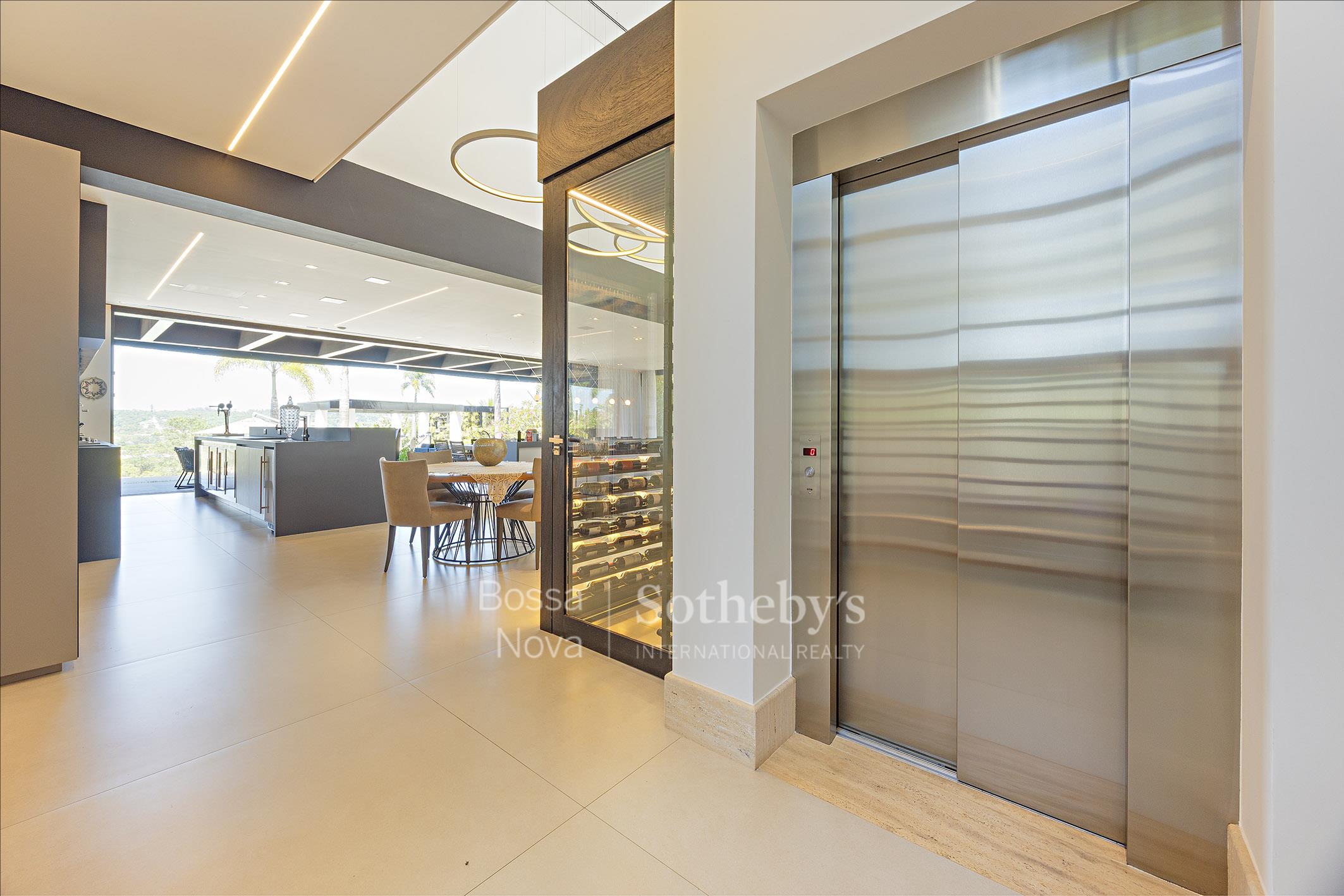 Elevador privativo - Imagem 27