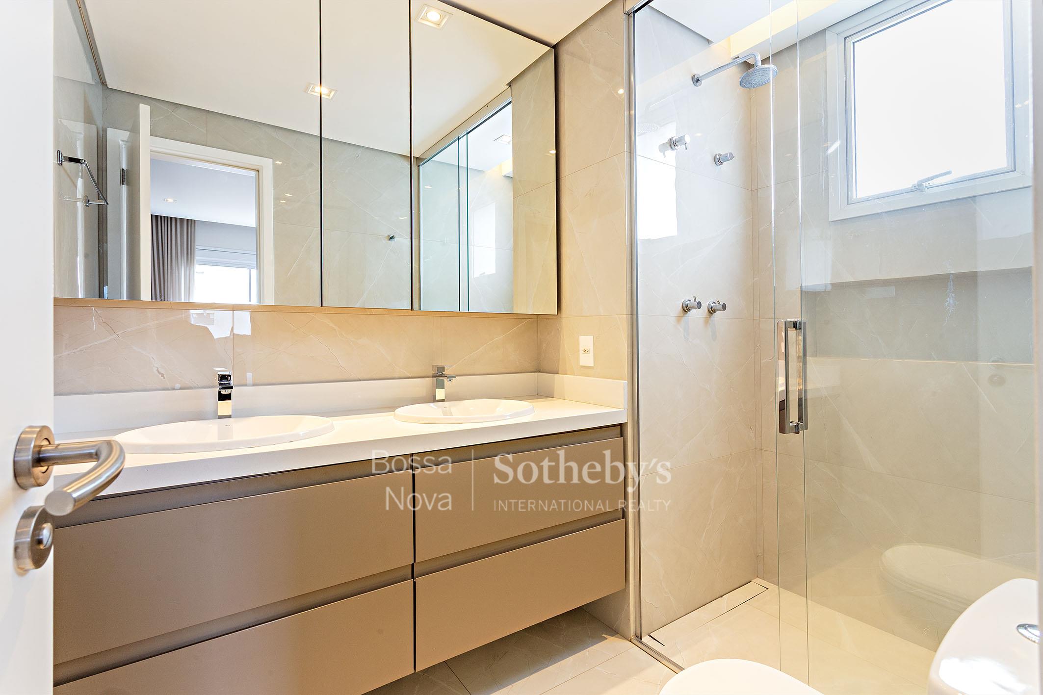 Banheiro da suíte máster - Imagem 13