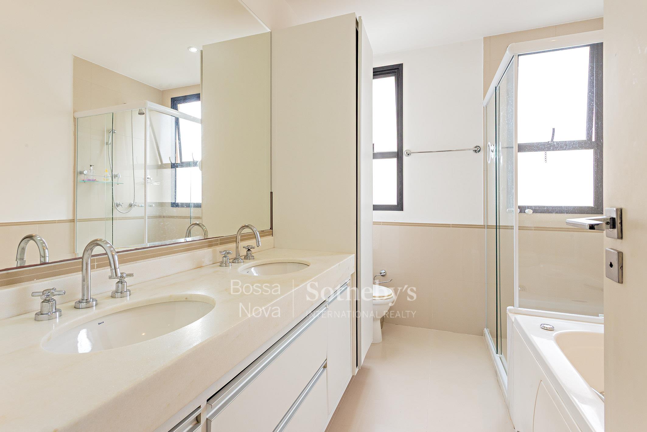 Banheiro da suíte máster - Imagem 24