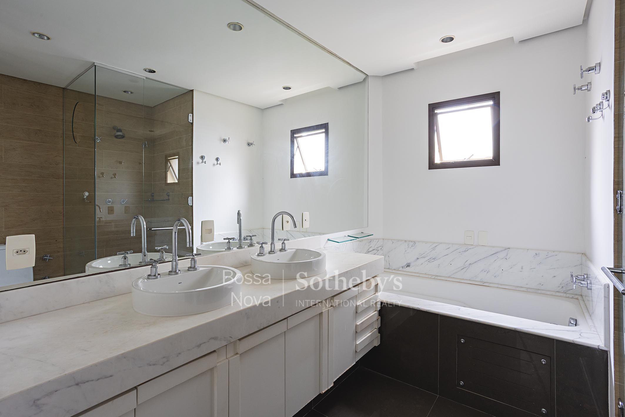 Banheiro da suíte máster - Imagem 23