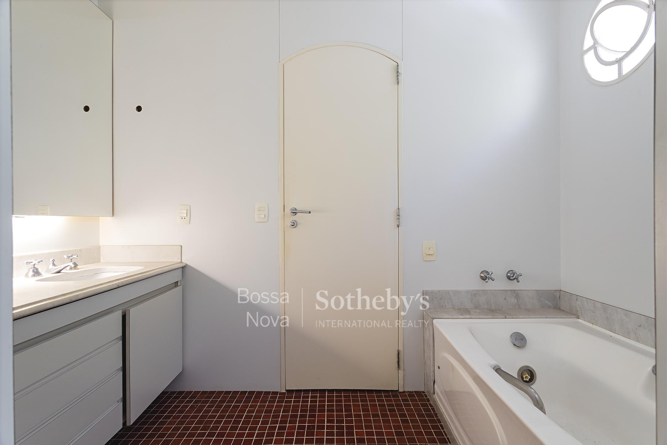 Banheiro da suíte máster - Imagem 13