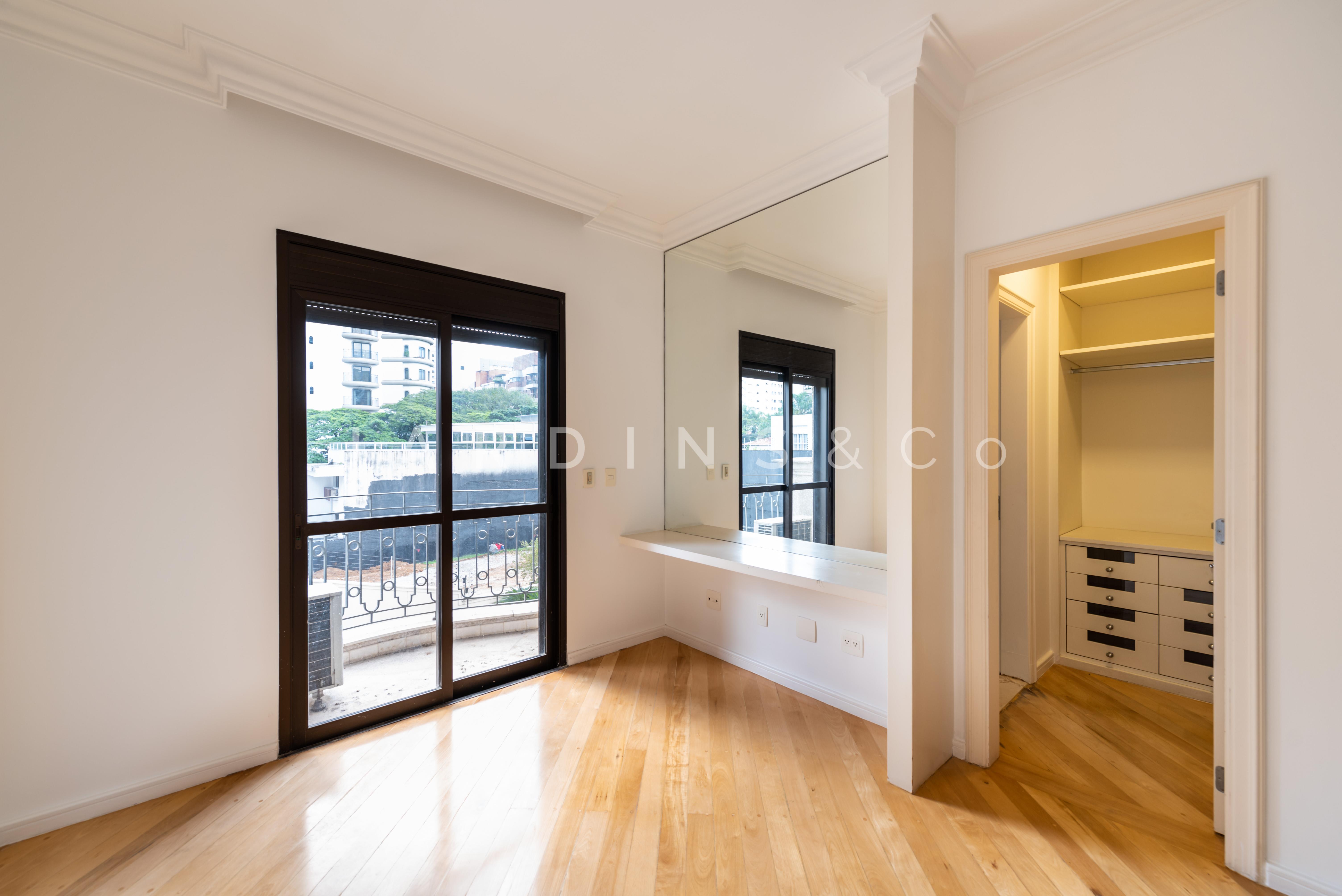 Apartamento no Moema