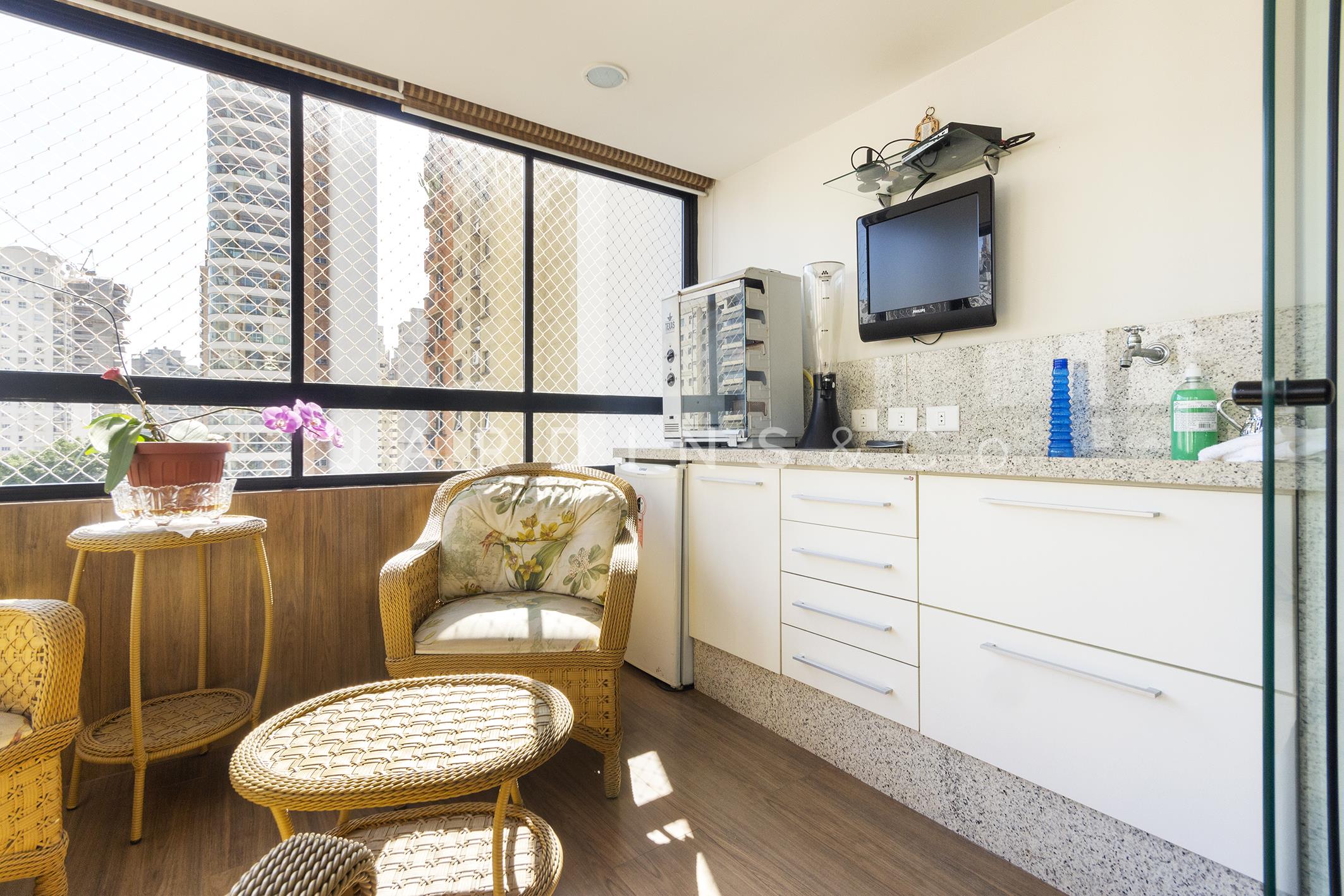 Apartamento no Indianópolis