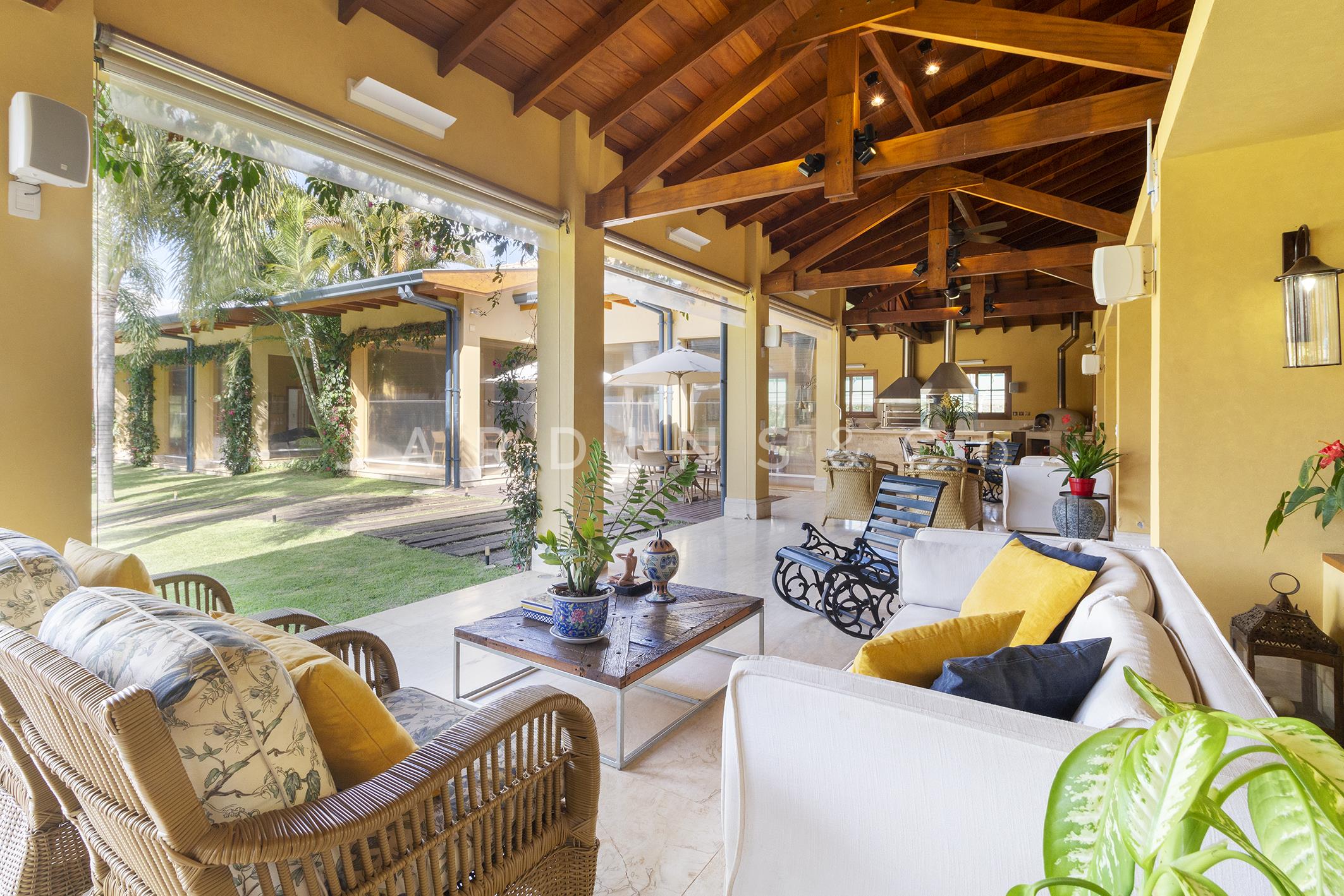 Casa em Condomínio no Chácara Jaraguá