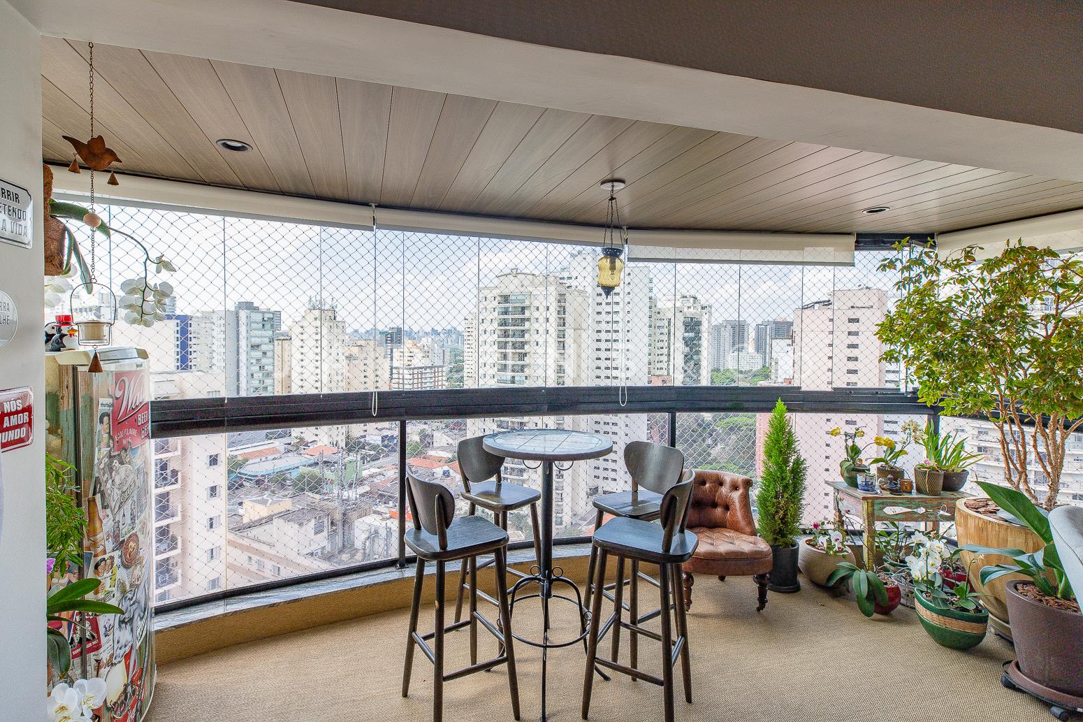 Apartamento no Indianópolis