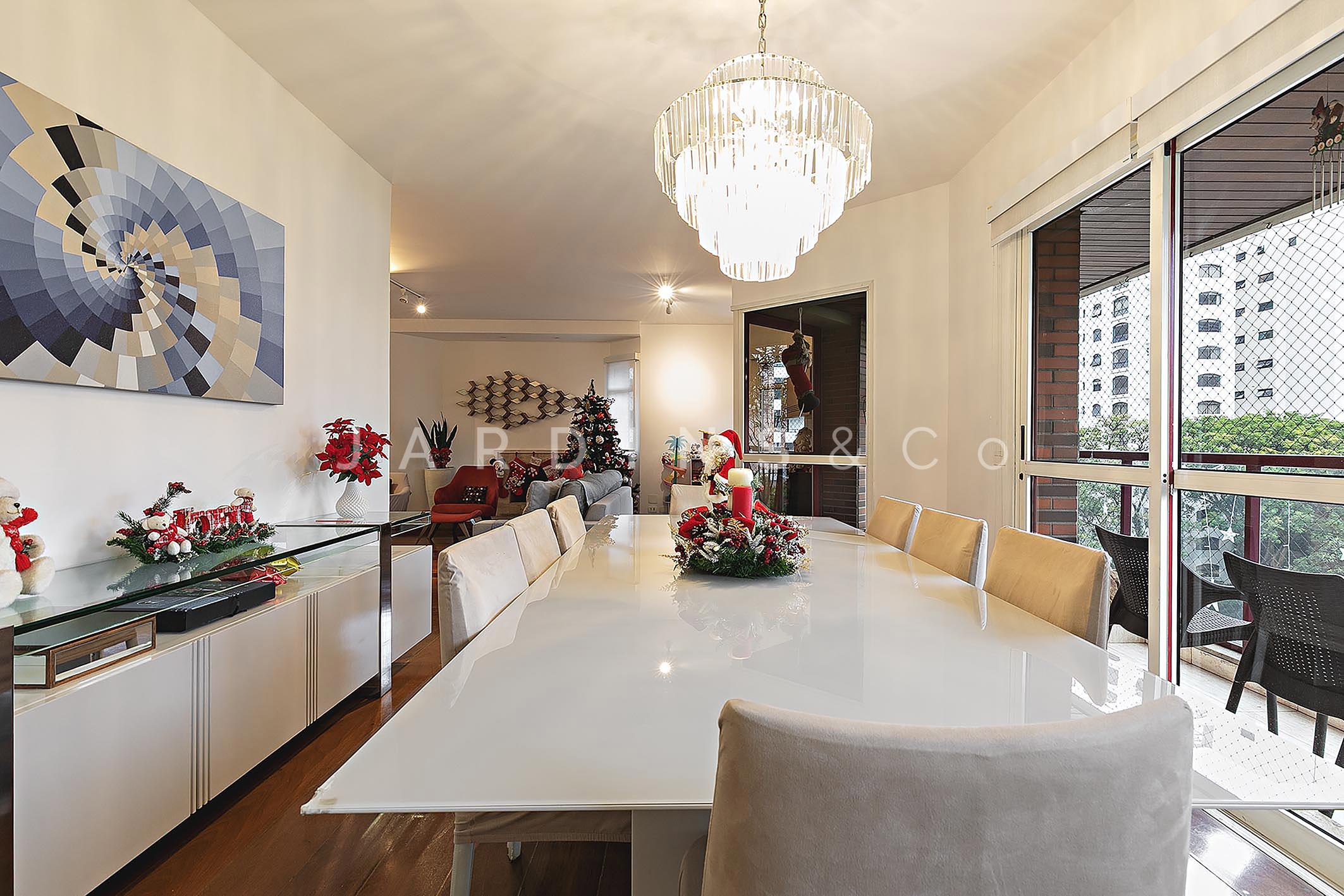 Apartamento no Moema Pássaros