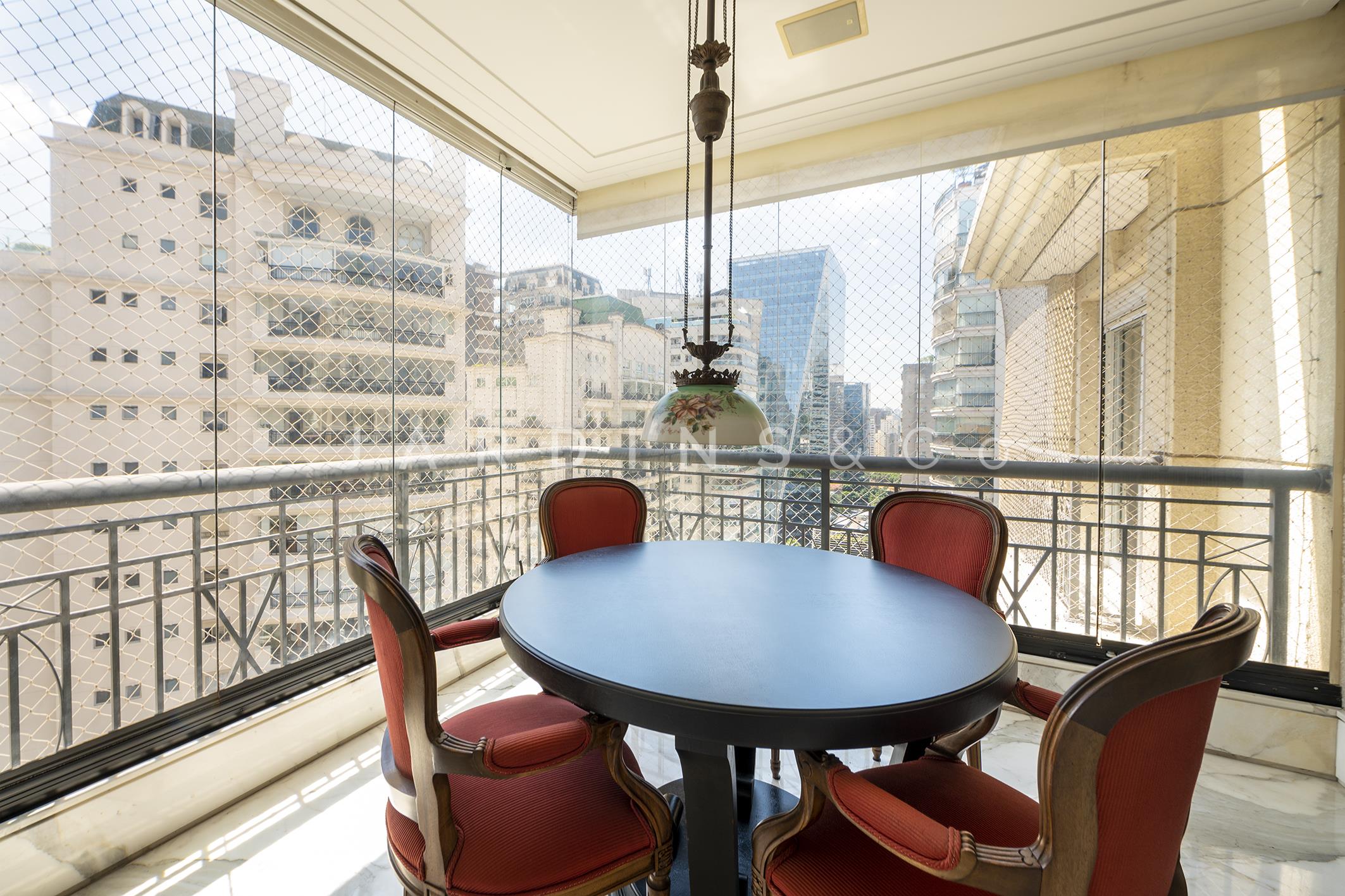 Apartamento no Chácara Itaim