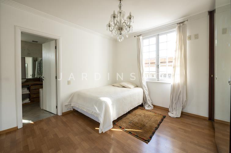 Casa em Condomínio no Jardim Vitória Régia