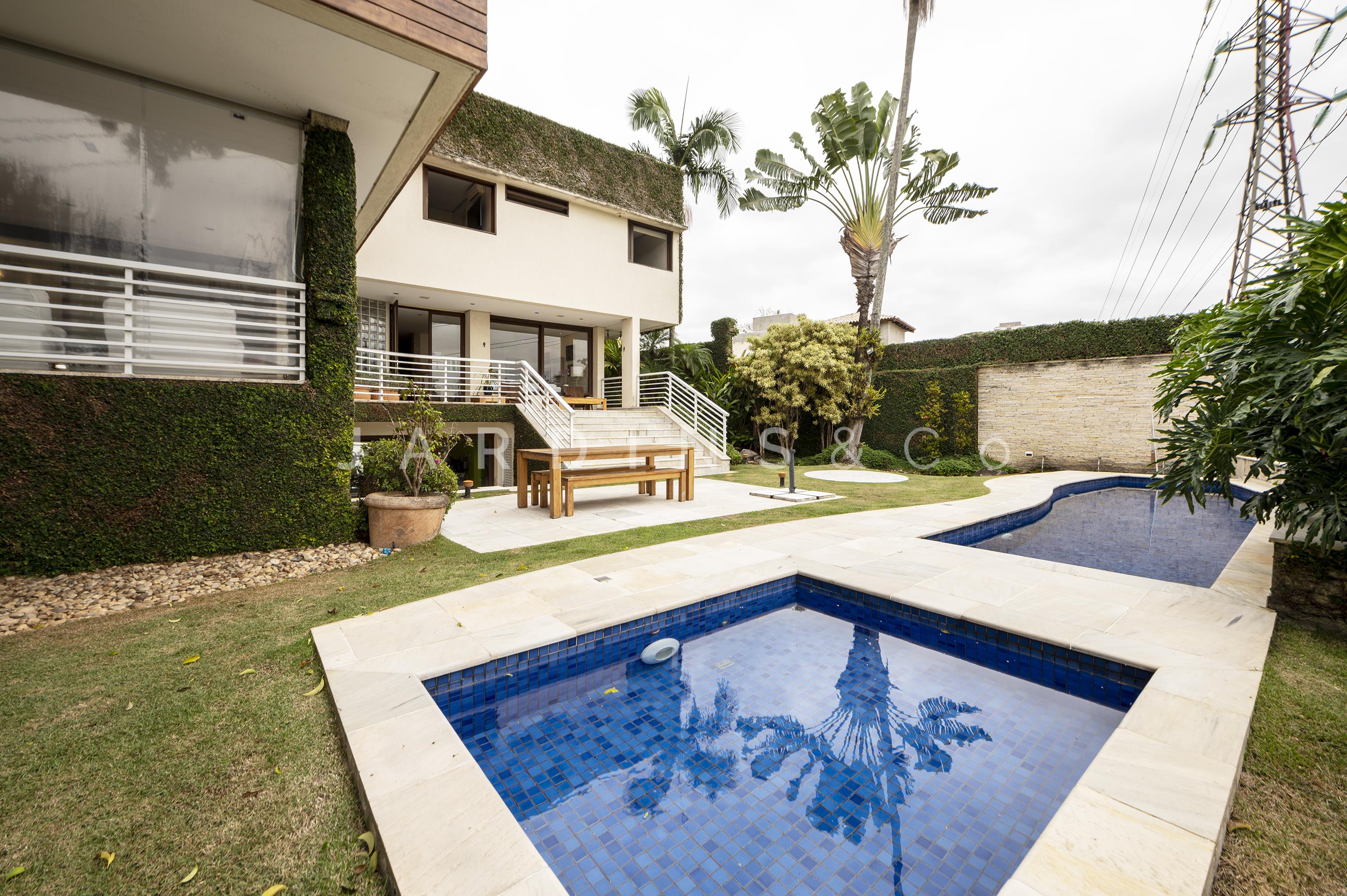 Casa no Jardim Sílvia (Zona Oeste)