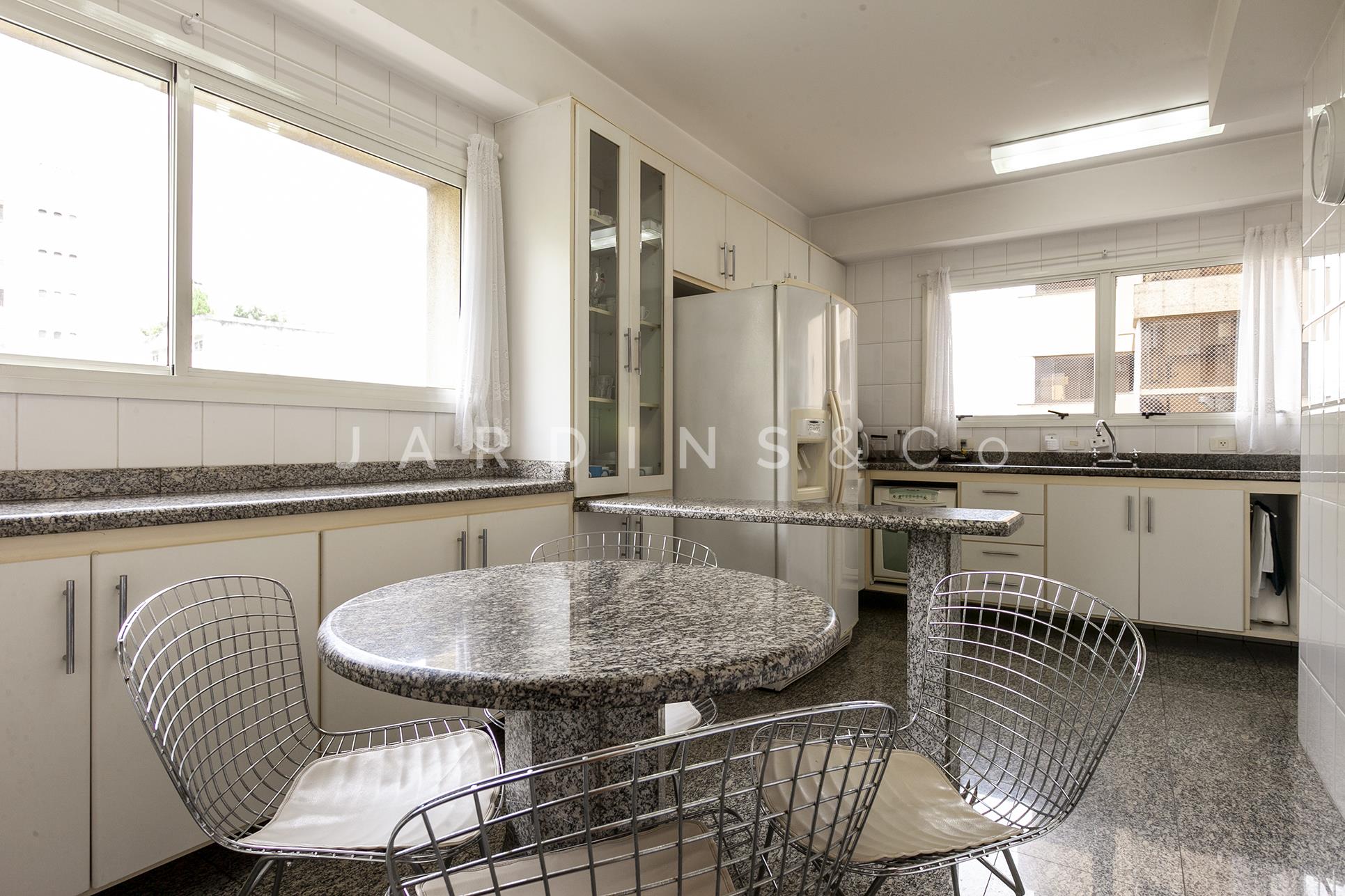 Apartamento no Paraíso