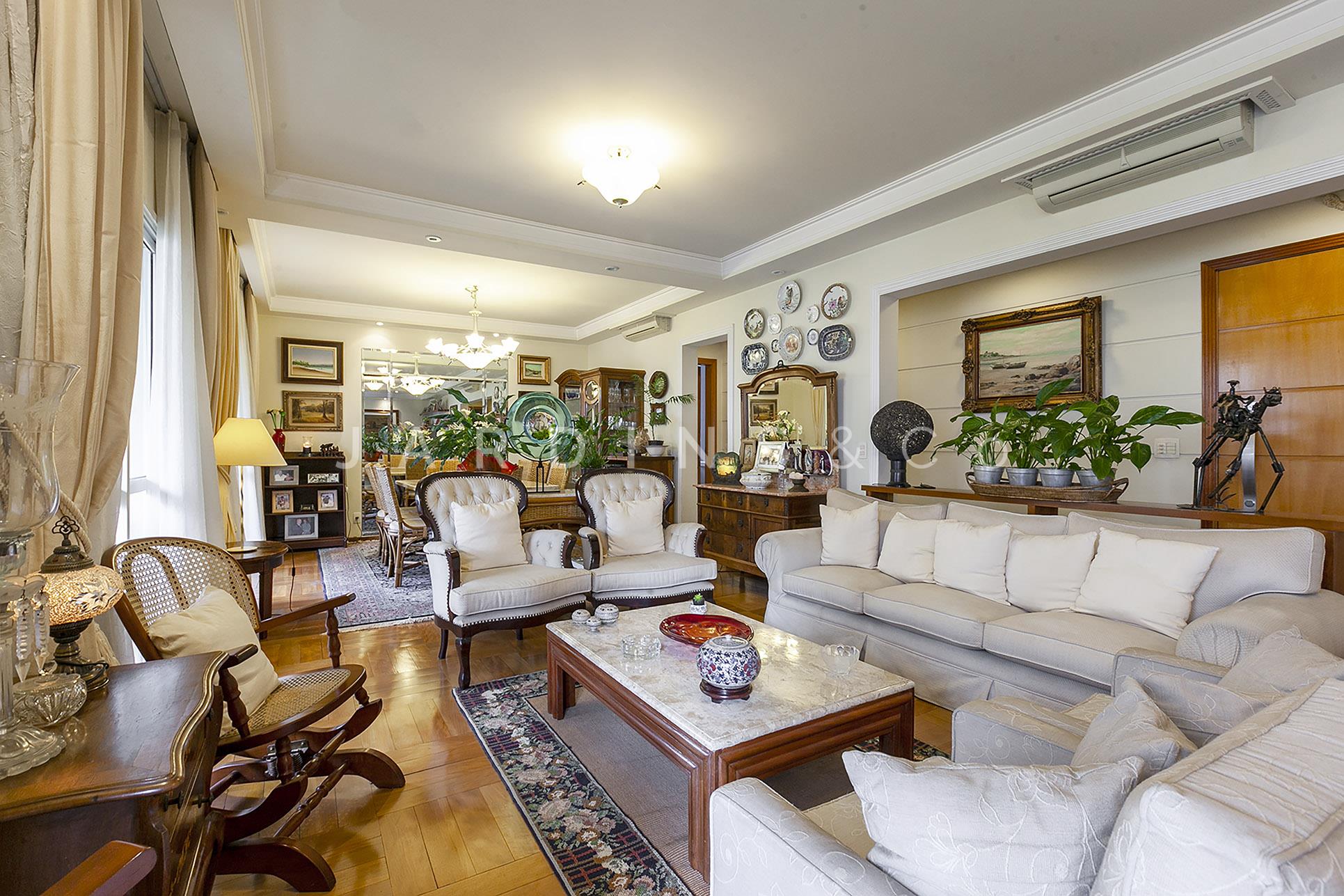 Apartamento no Paraíso