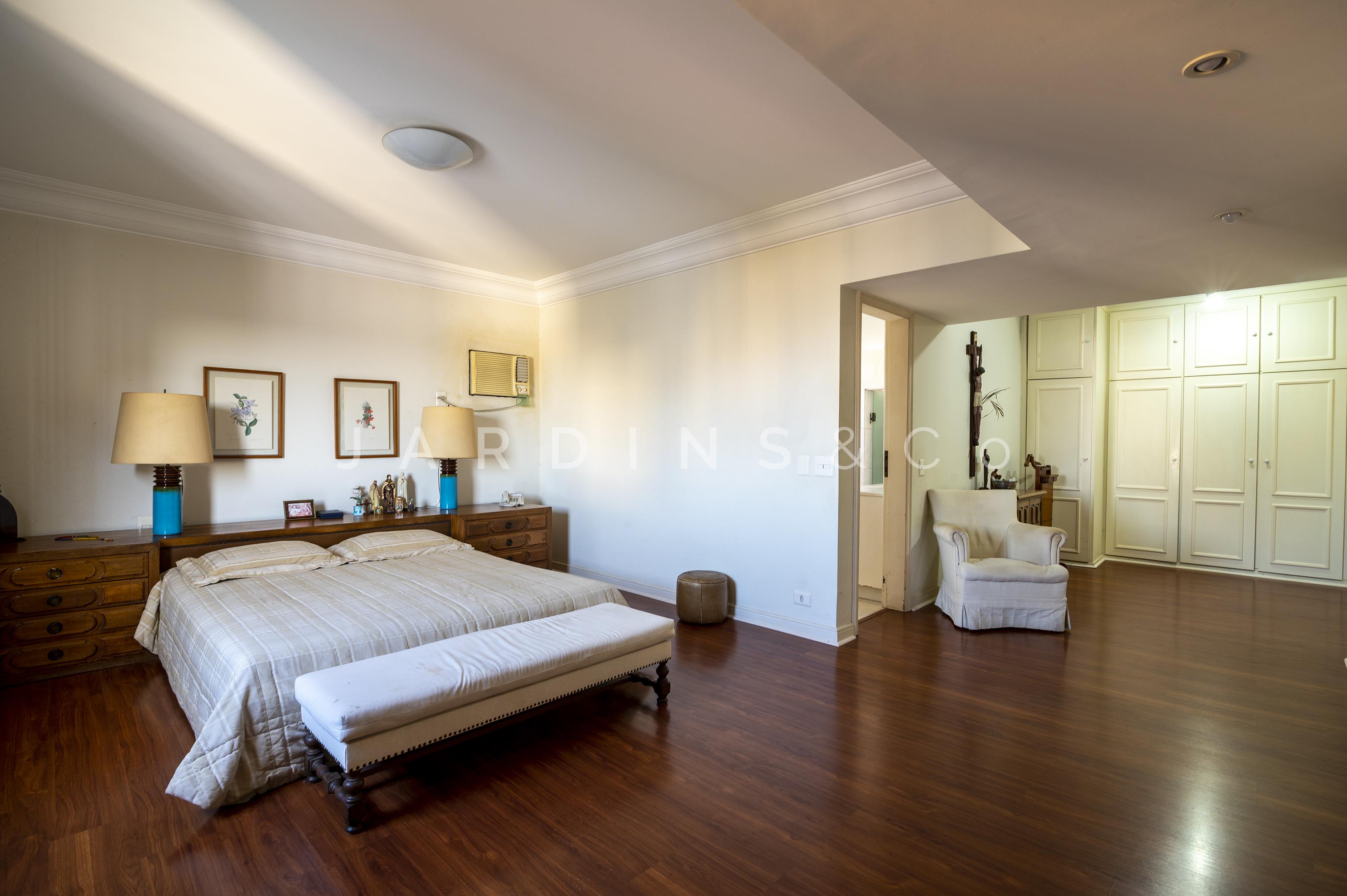 Apartamento no Real Parque