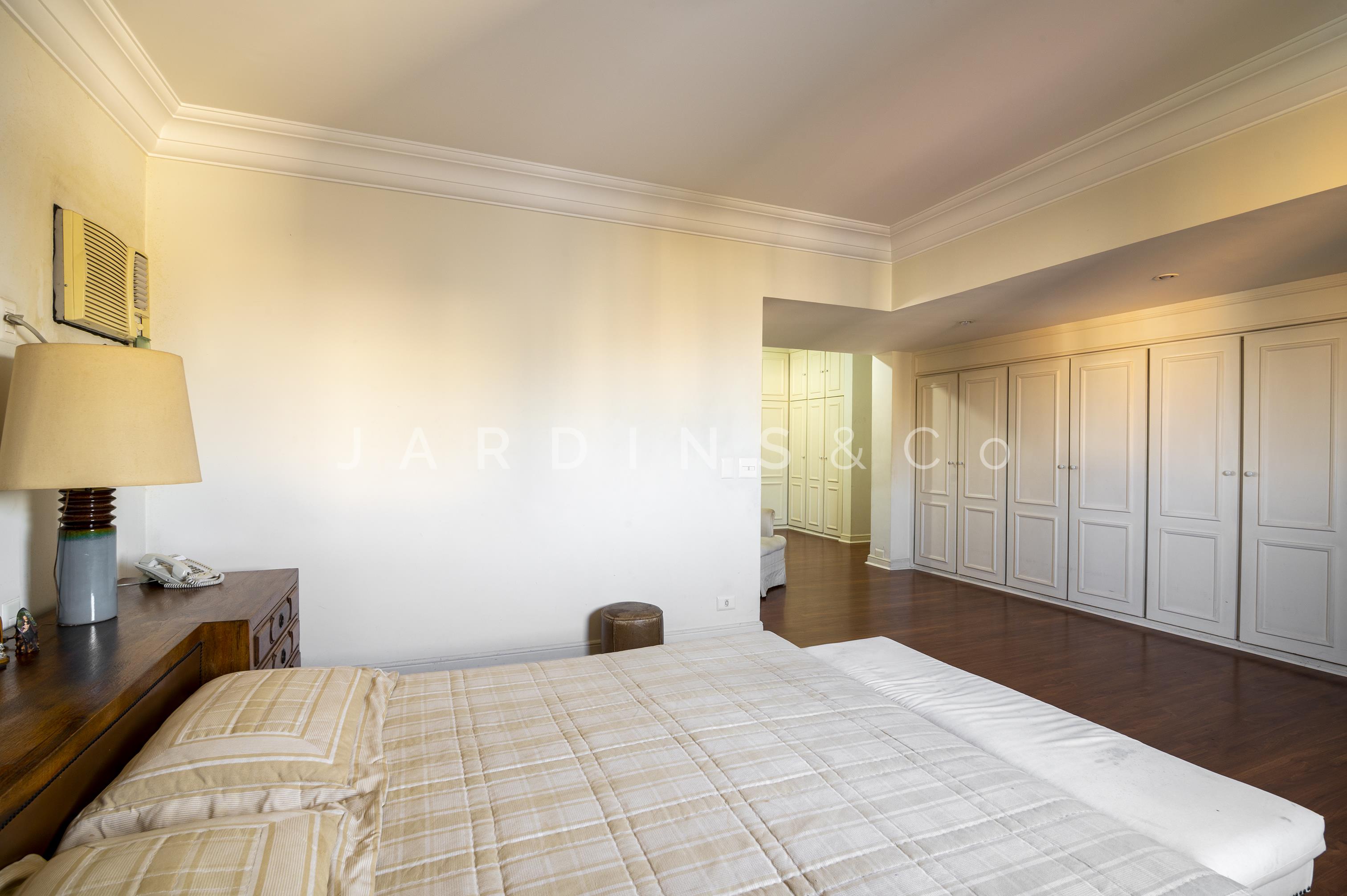 Apartamento no Real Parque
