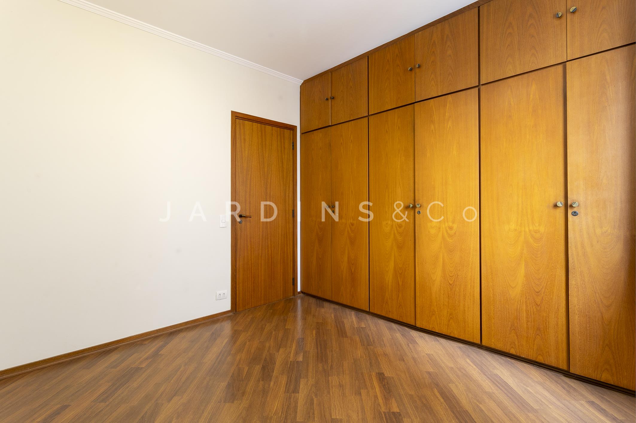 Apartamento no Paraíso