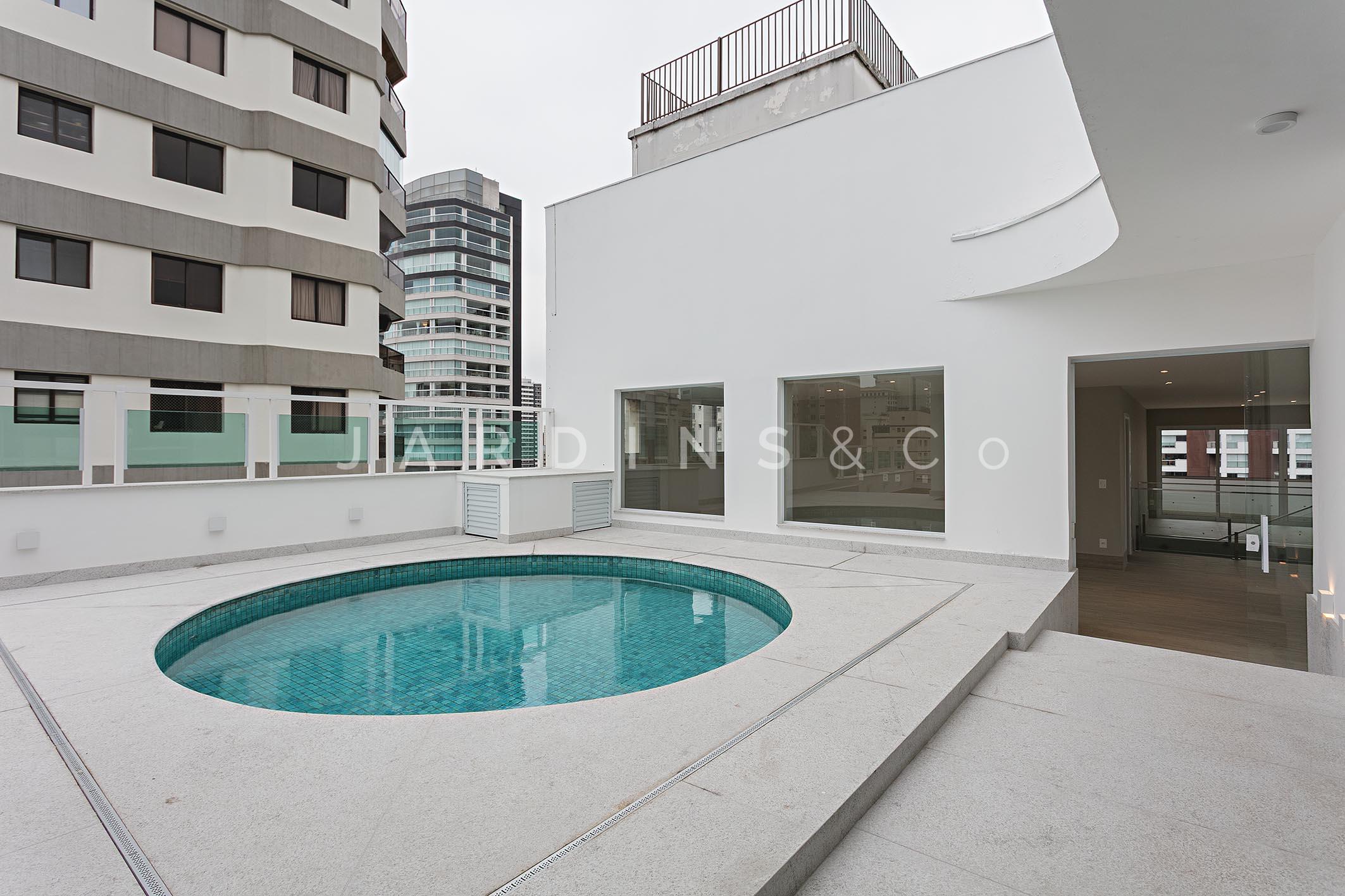 Cobertura no Paraíso