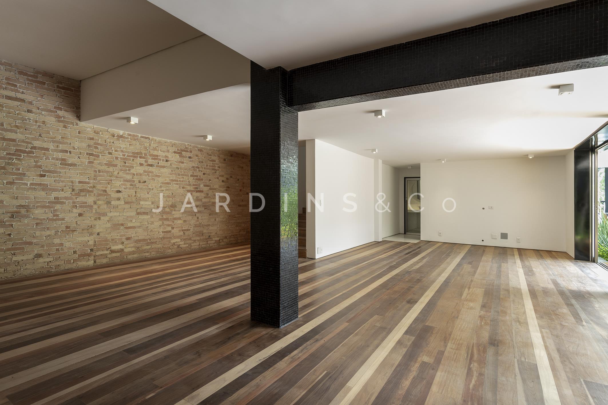 Casa em Condomínio no Jardim Vitória Régia