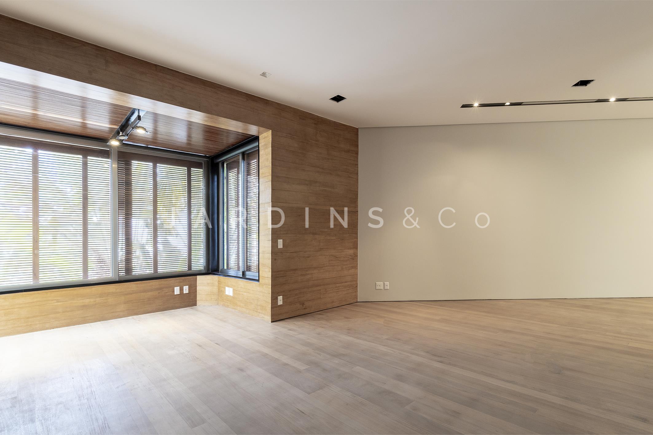 Casa em Condomínio no Jardim Vitória Régia