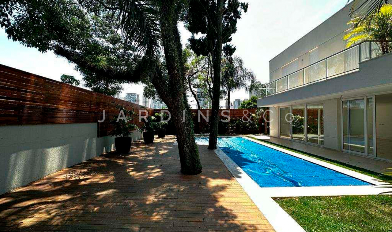 Casa em Condomínio no Parque Colonial
