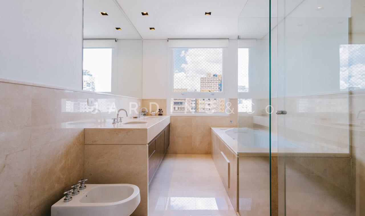 Apartamento no Bela Cintra