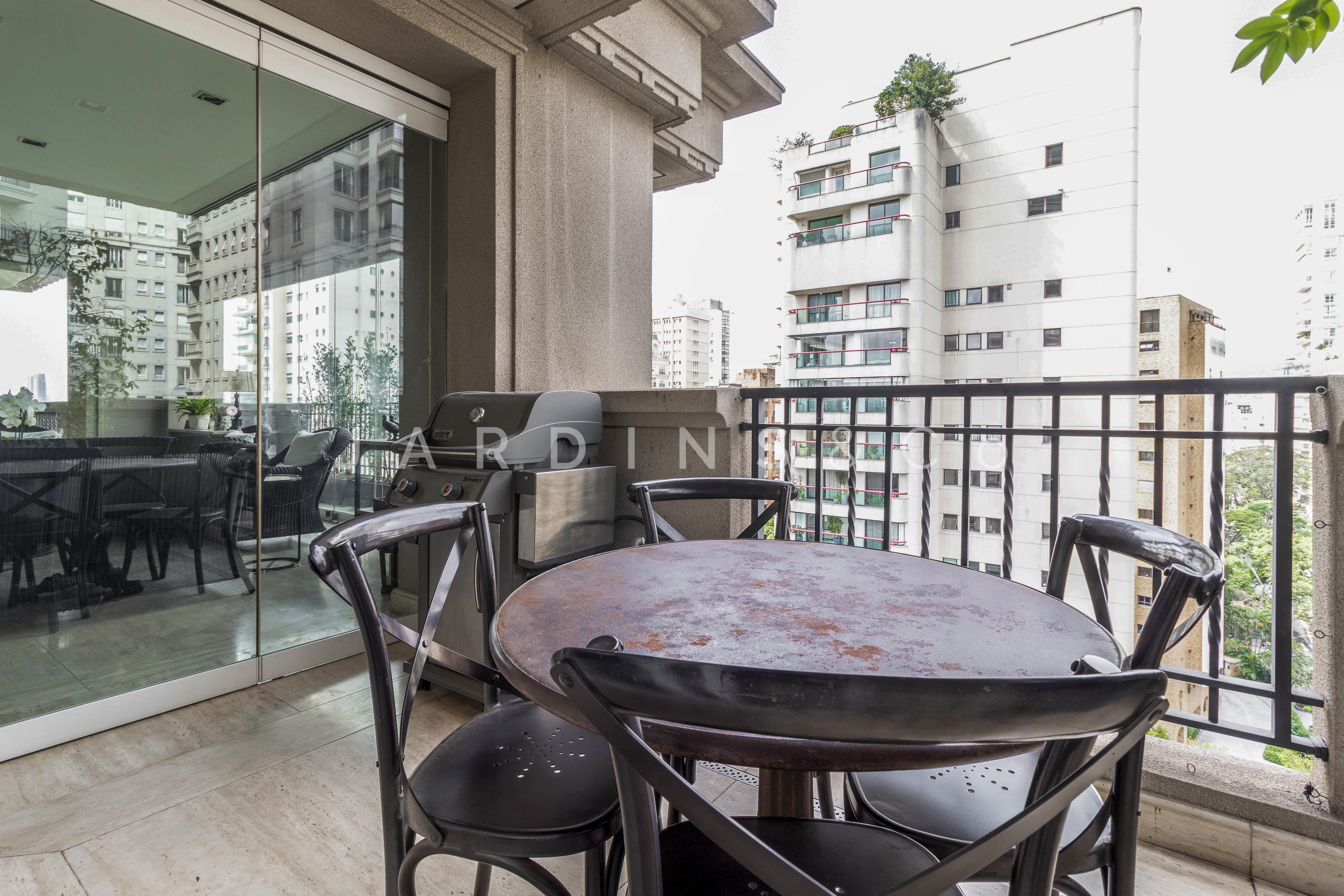 Apartamento no Jardim Europa