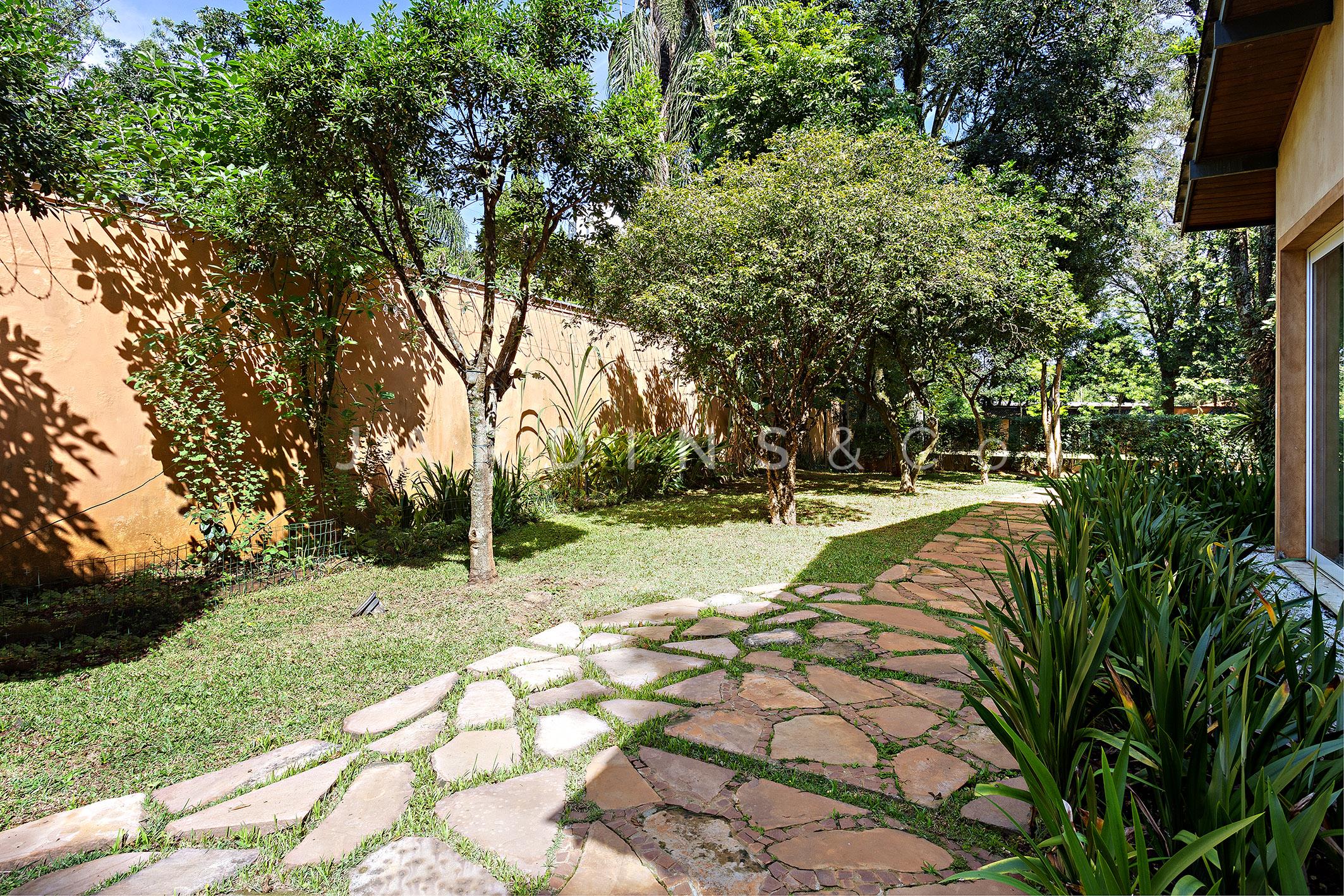 Casa em Condomínio no Chácara Flora