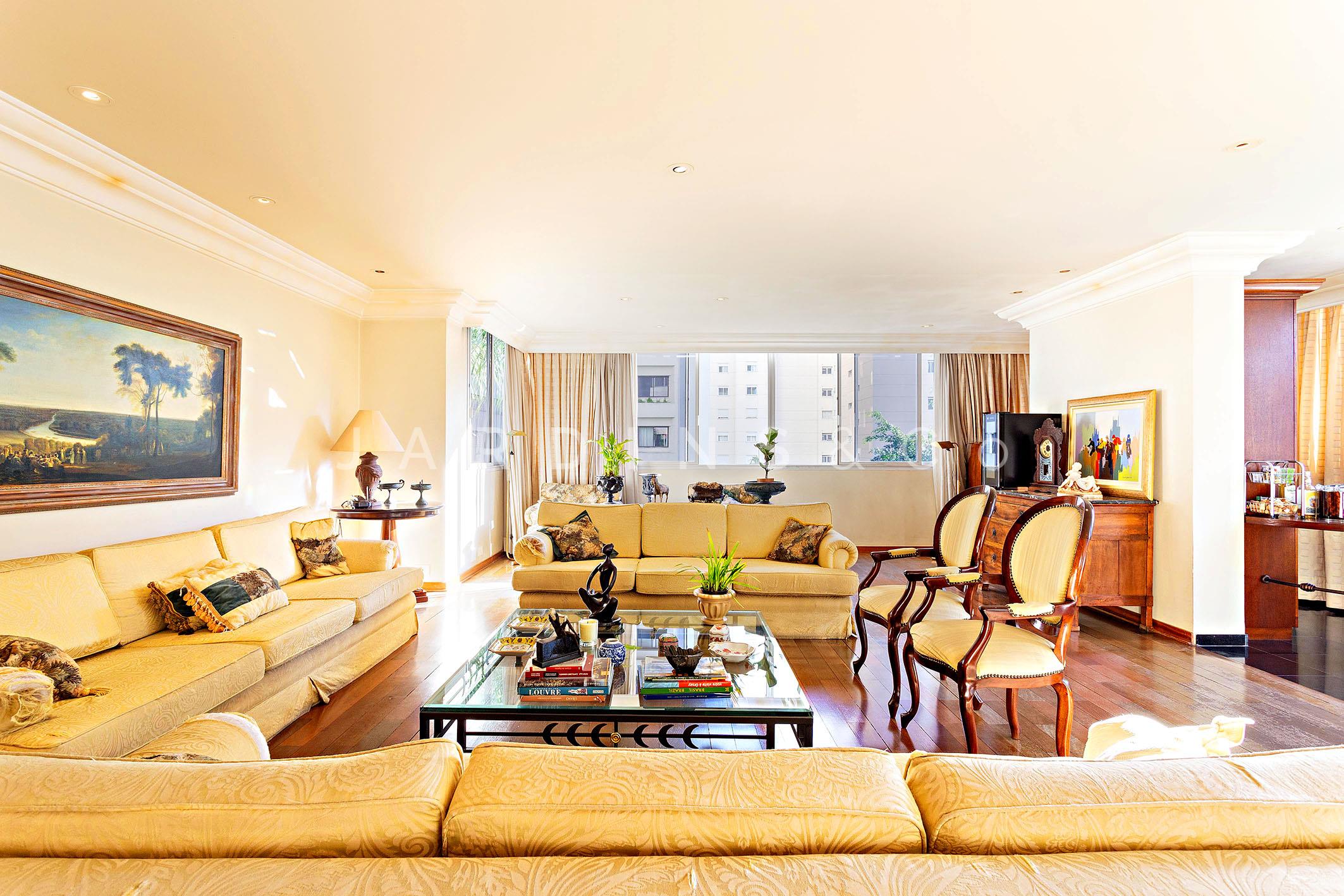 Apartamento no Paraíso