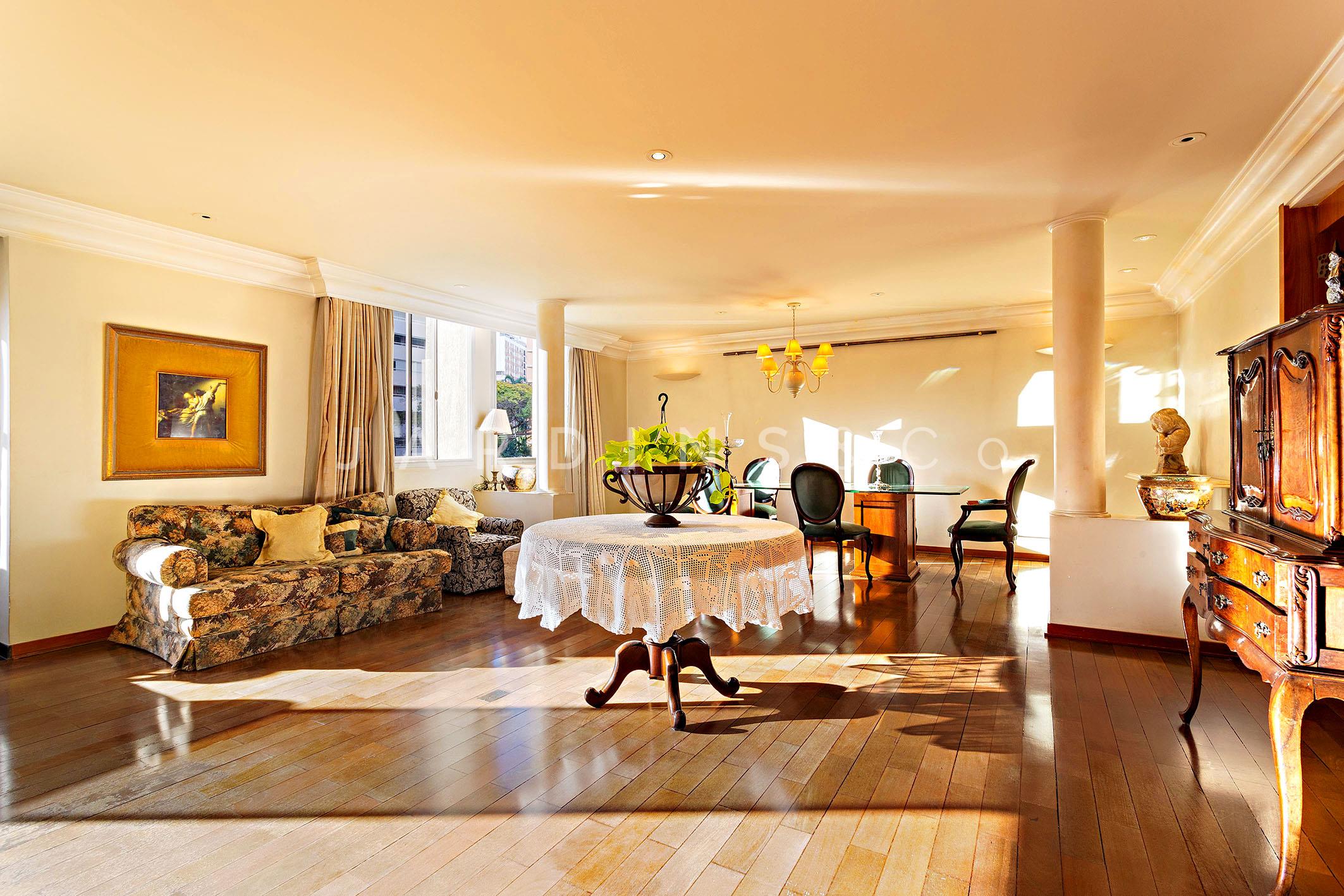 Apartamento no Paraíso