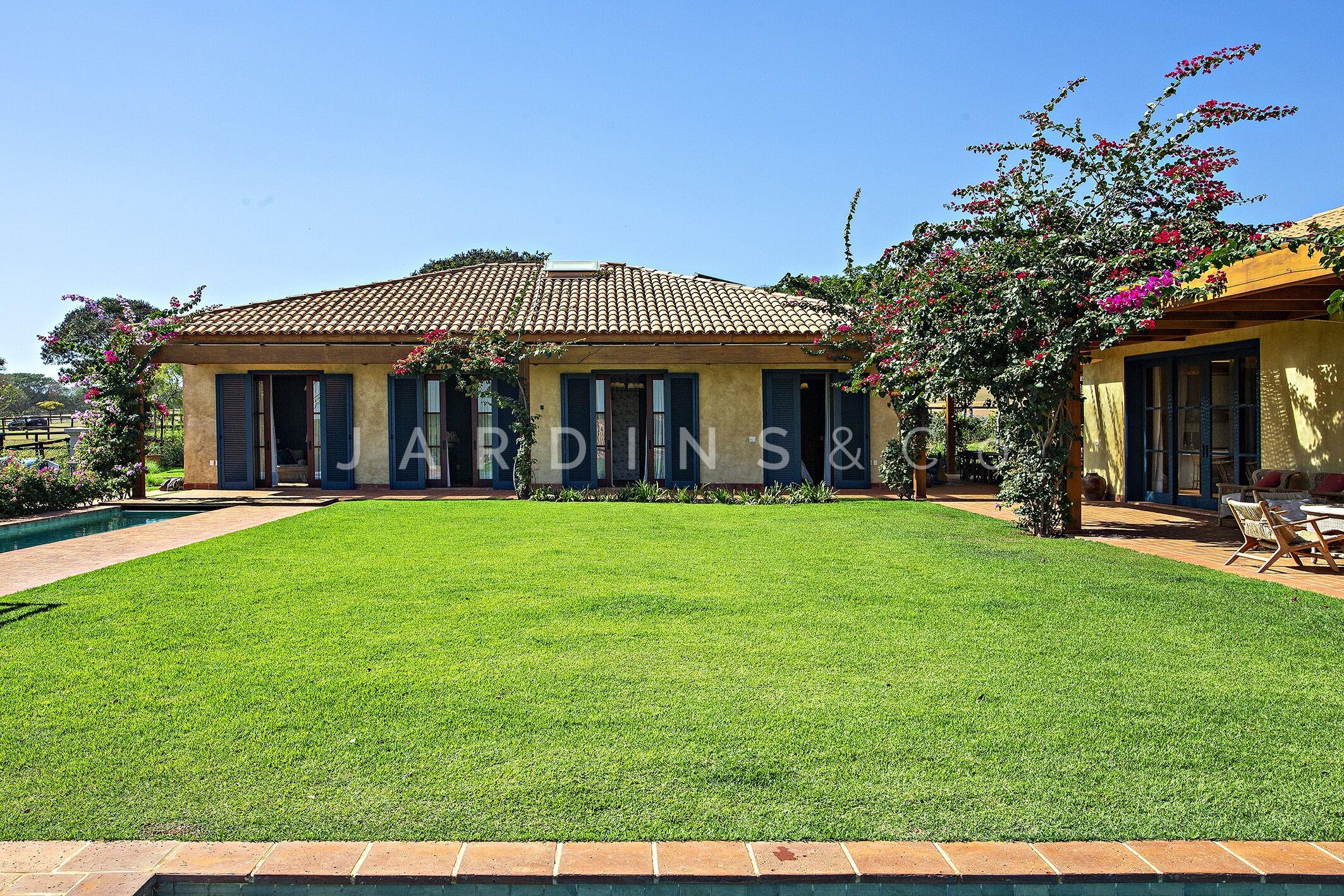 Casa em Condomínio no Chácara Jaraguá