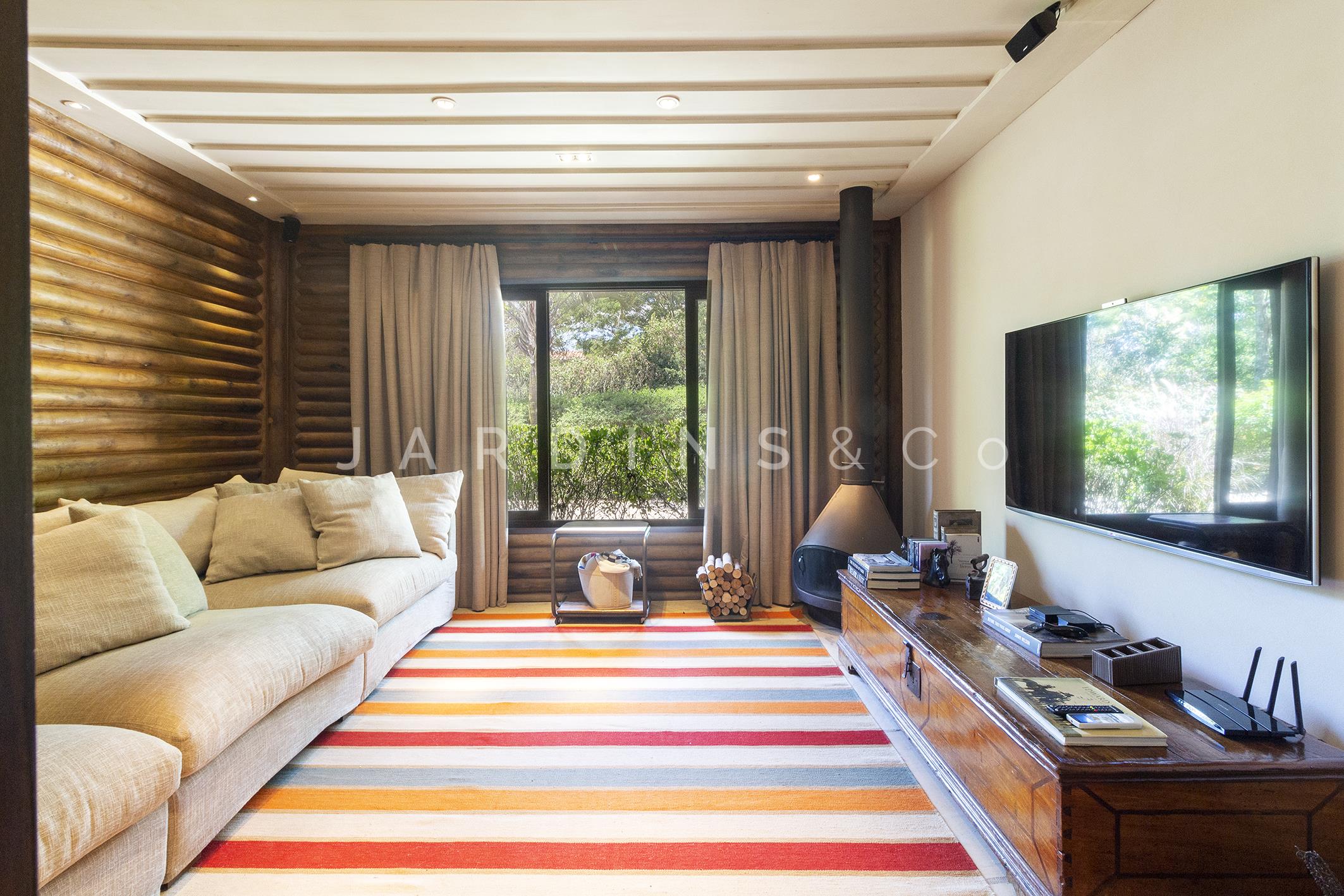 Casa em Condomínio no Chácara Jaraguá