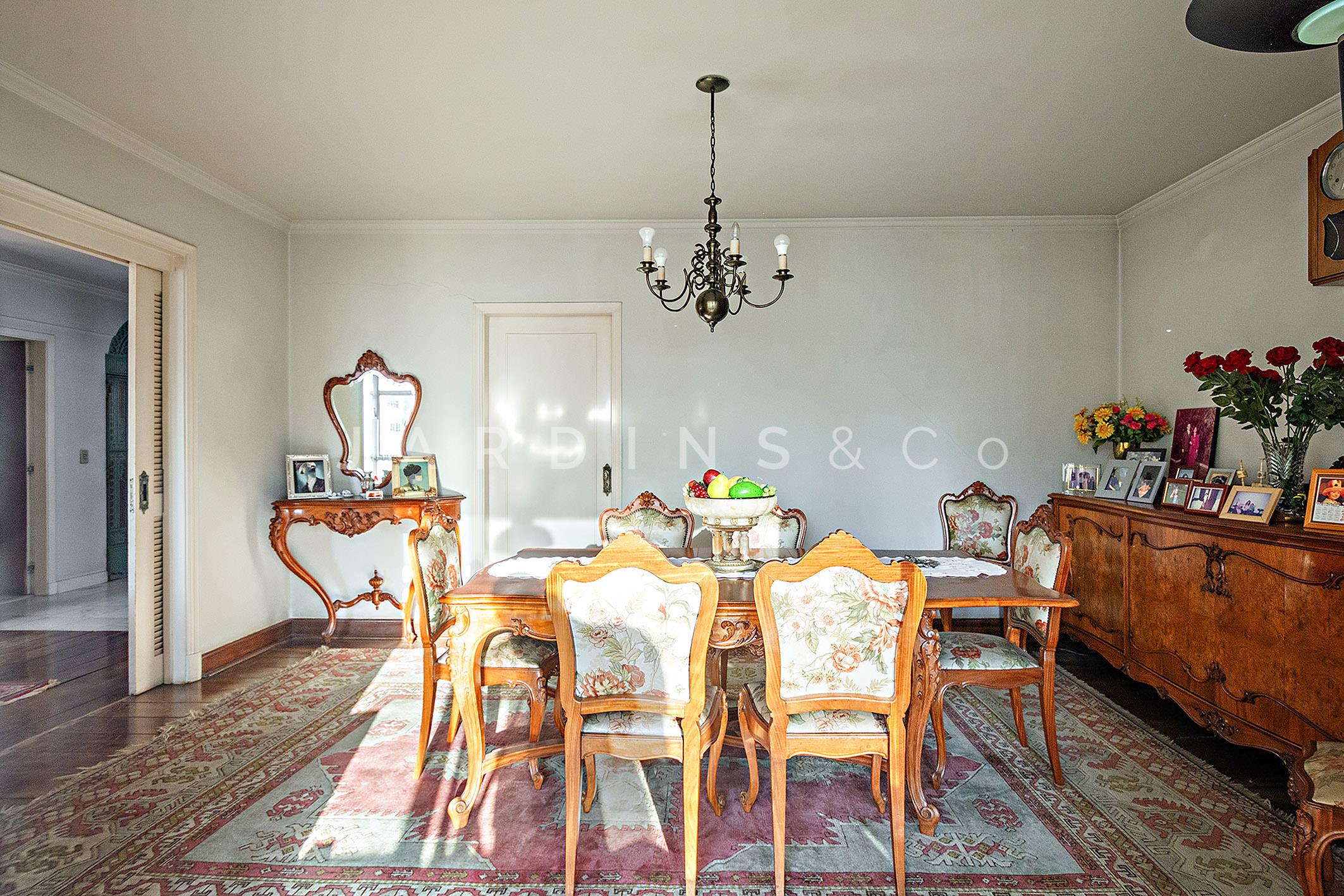 Apartamento no Bela Cintra