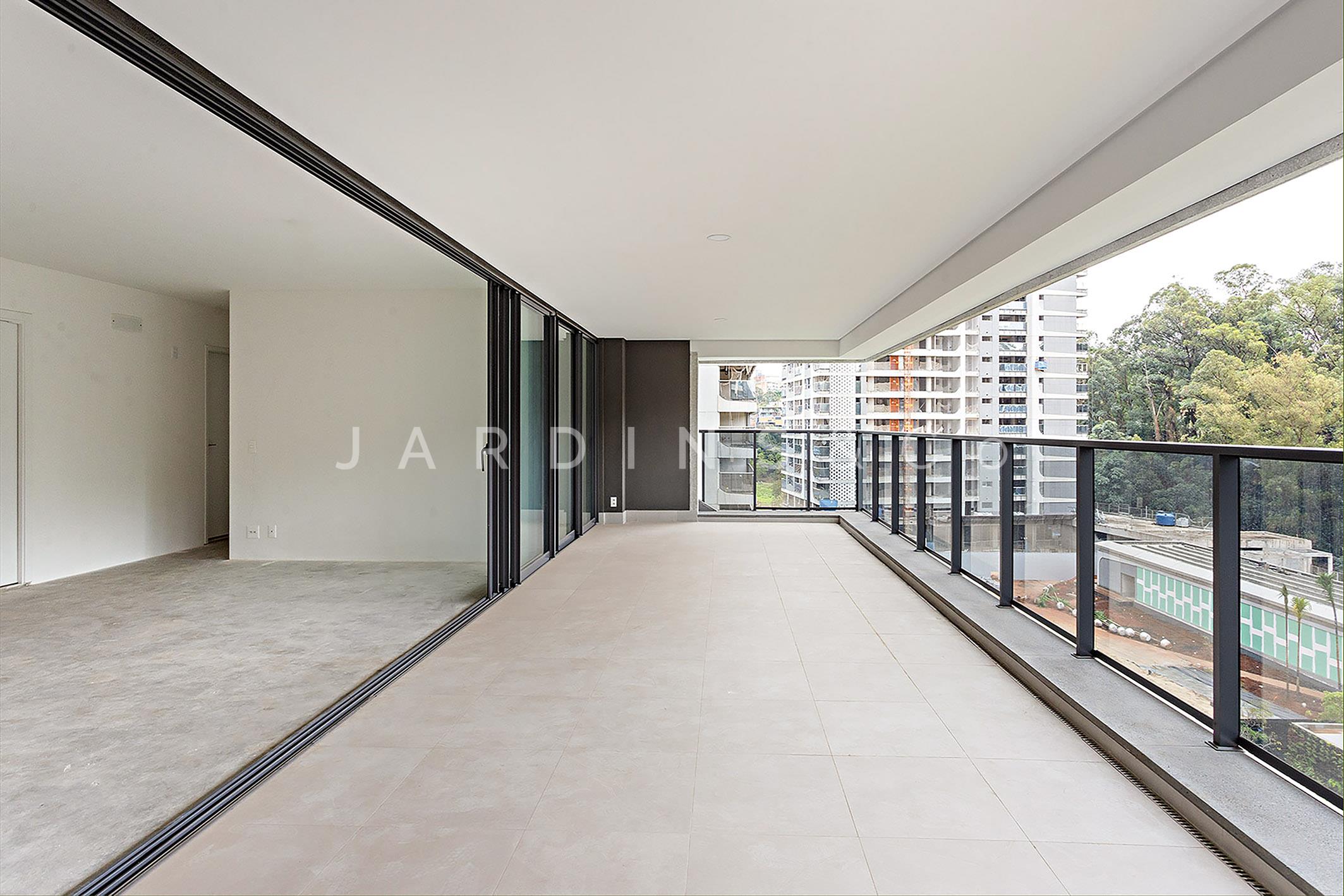 Apartamento no Real Parque