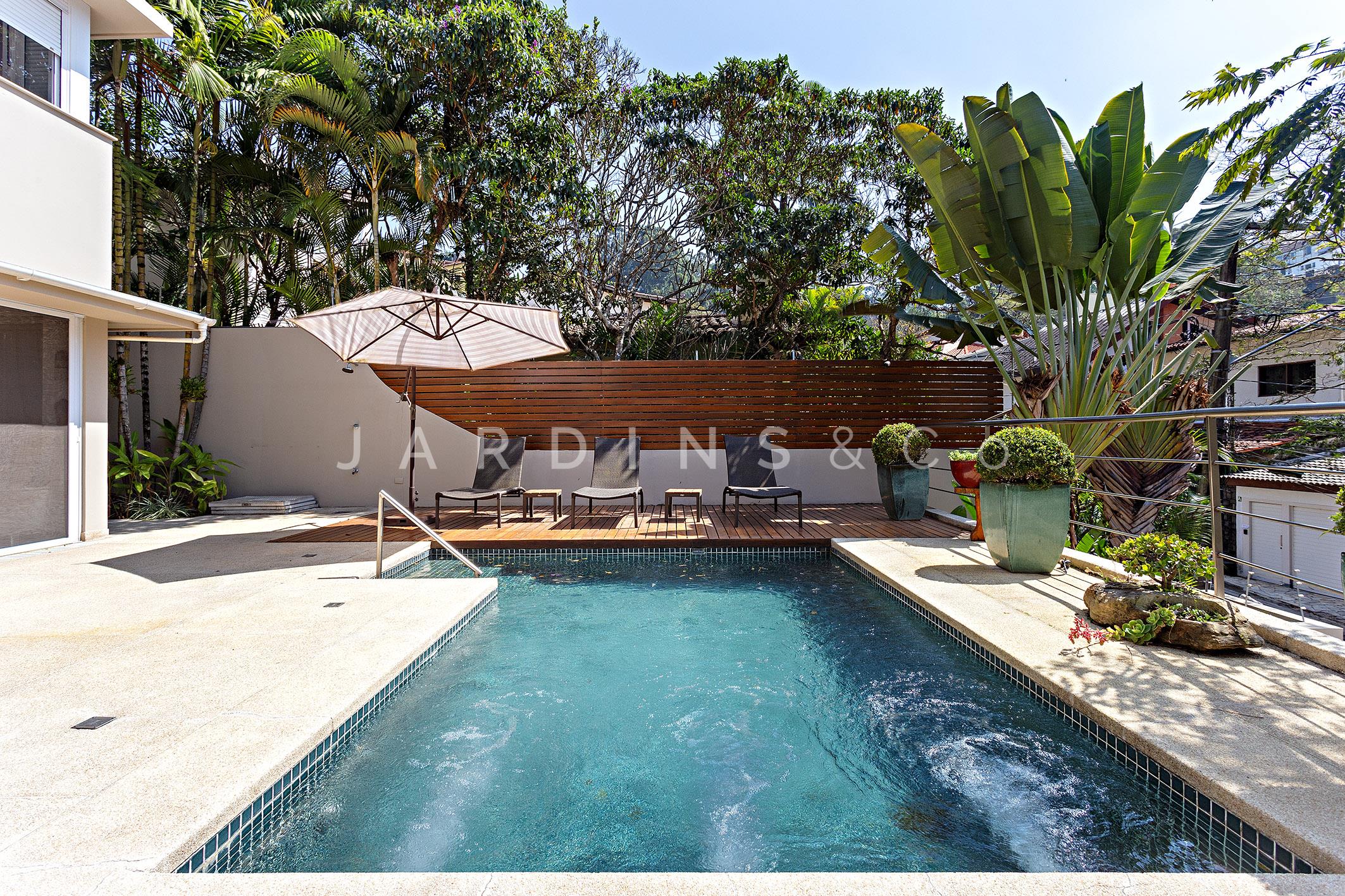Casa em Condomínio no Jardim Vitória Régia