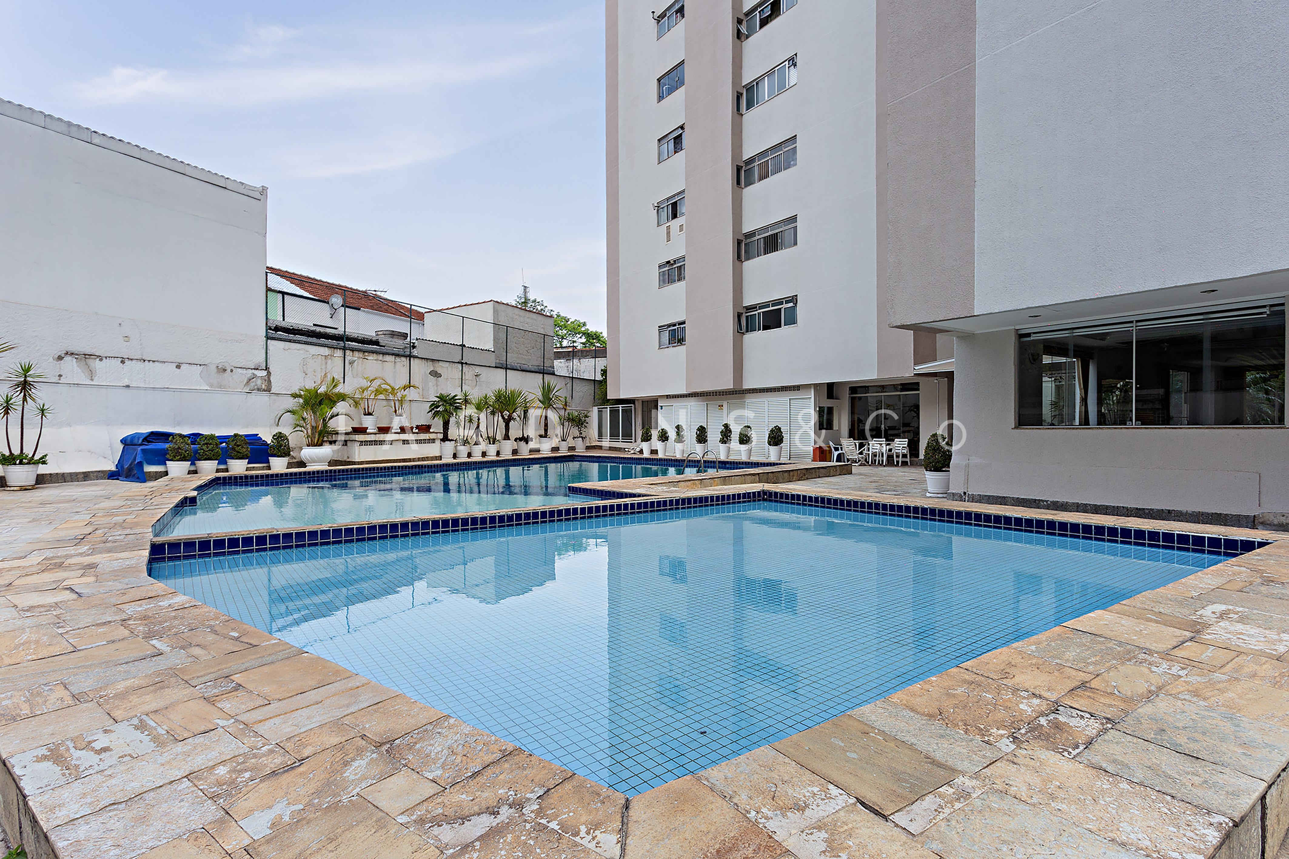 Apartamento no Paraíso