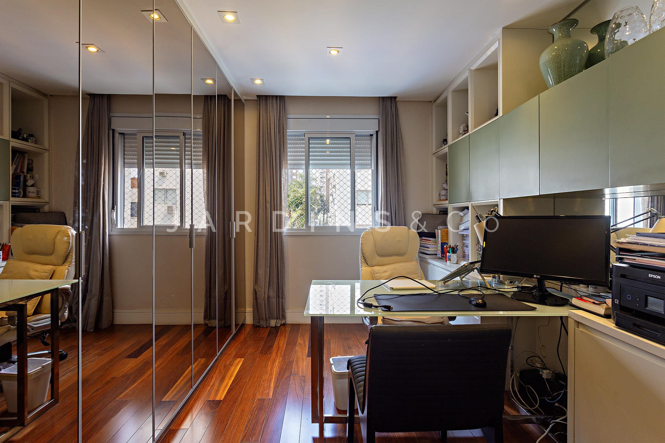 Apartamento no Paraíso