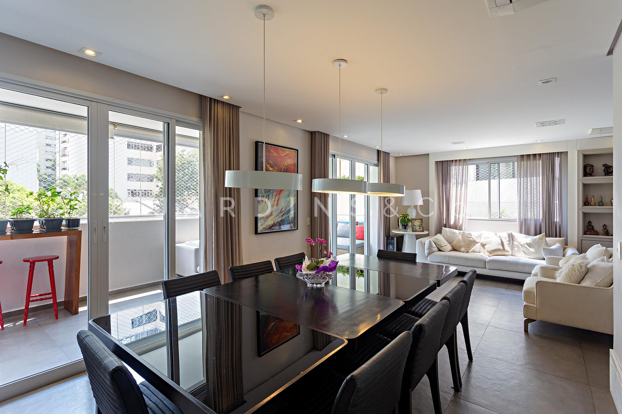 Apartamento no Paraíso