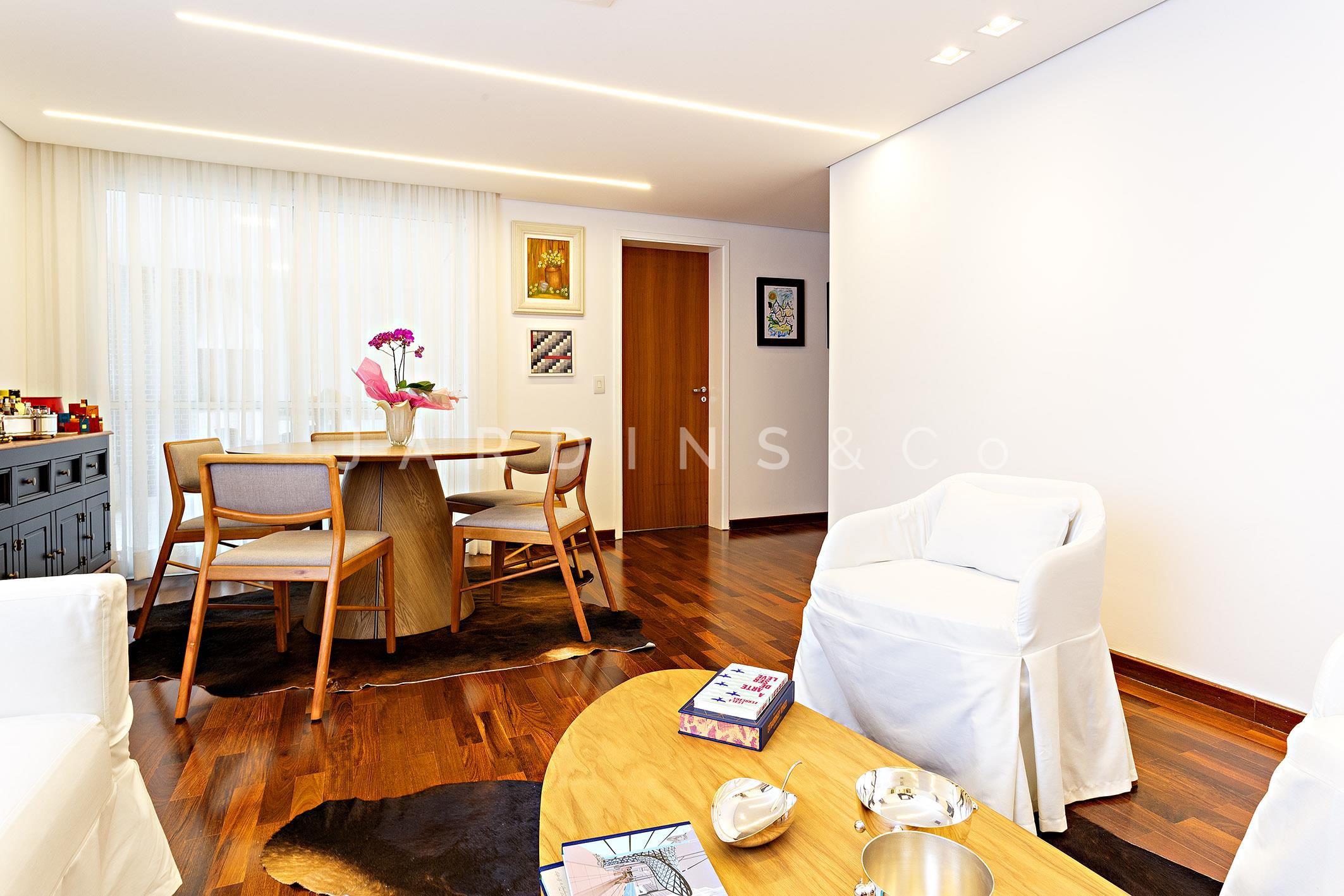 Apartamento no Paraíso