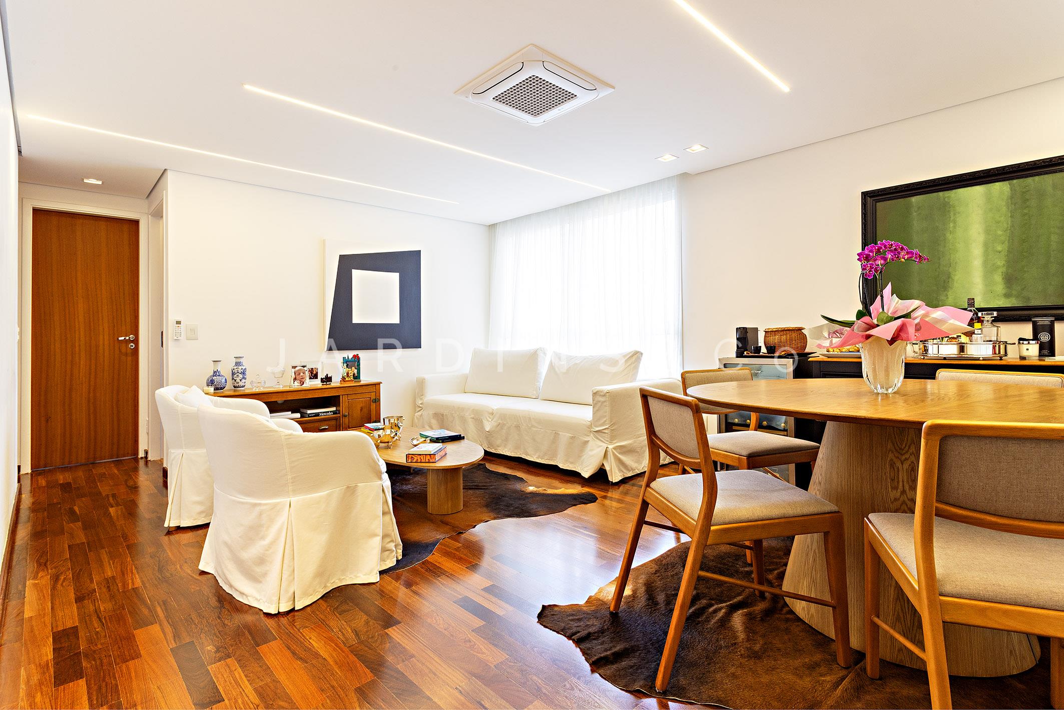 Apartamento no Paraíso
