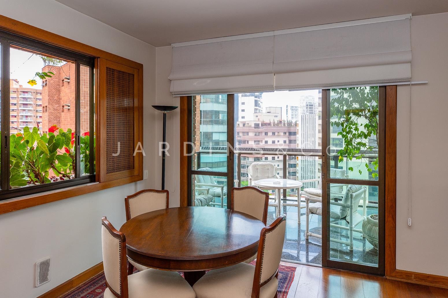 Apartamento no Moema Pássaros