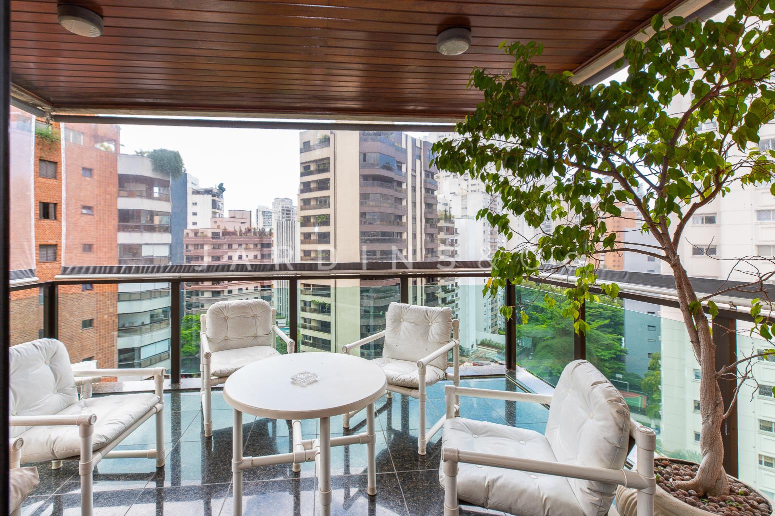 Apartamento no Moema Pássaros