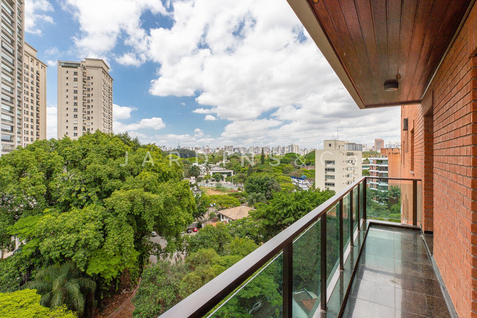 Apartamento no Moema Pássaros