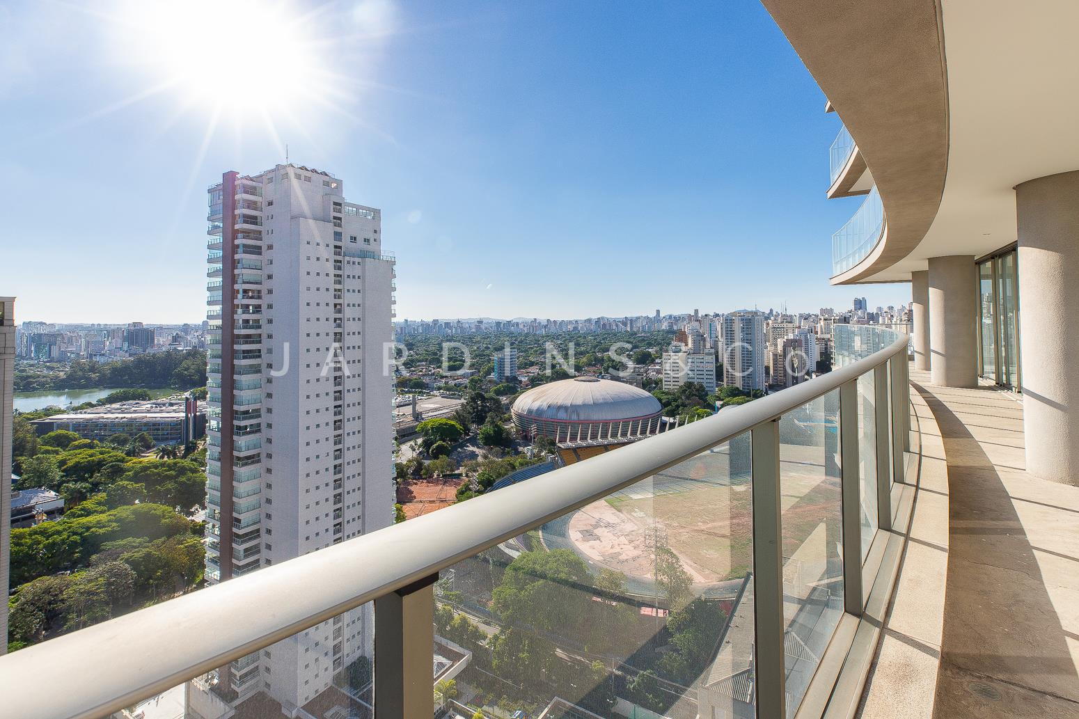 Apartamento no Paraíso