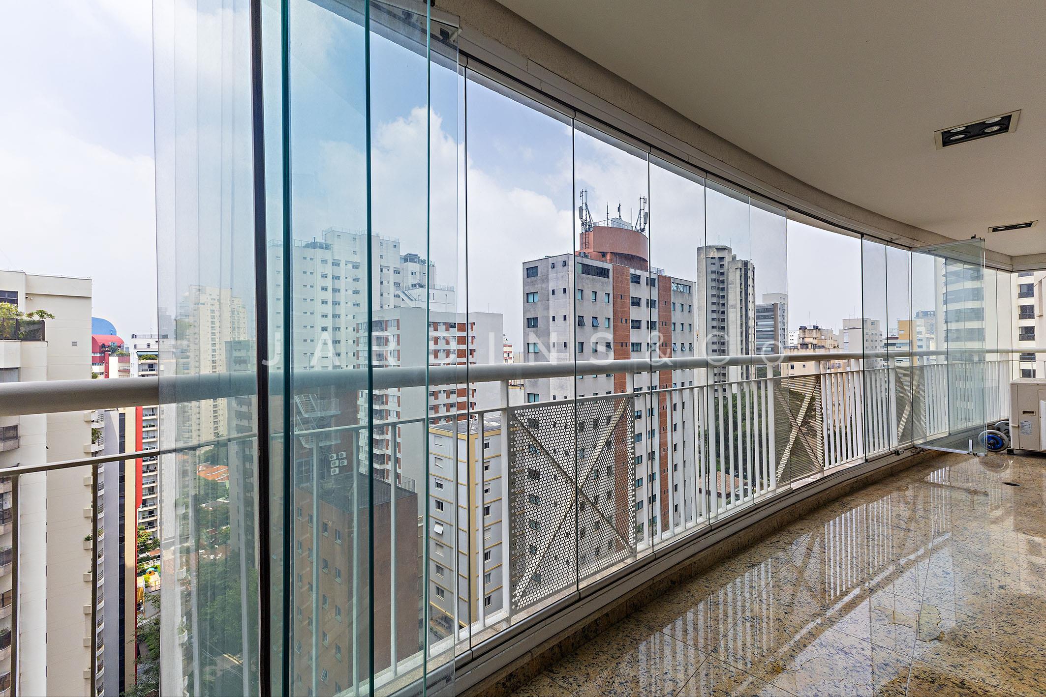 Apartamento no Paraíso