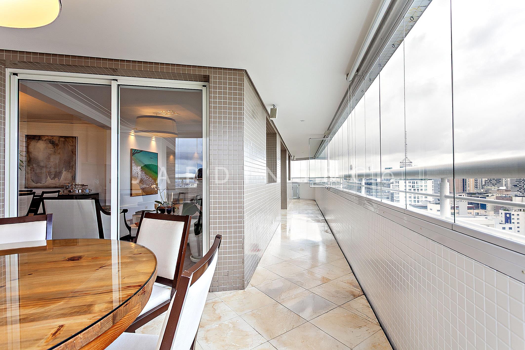Apartamento no Paraíso