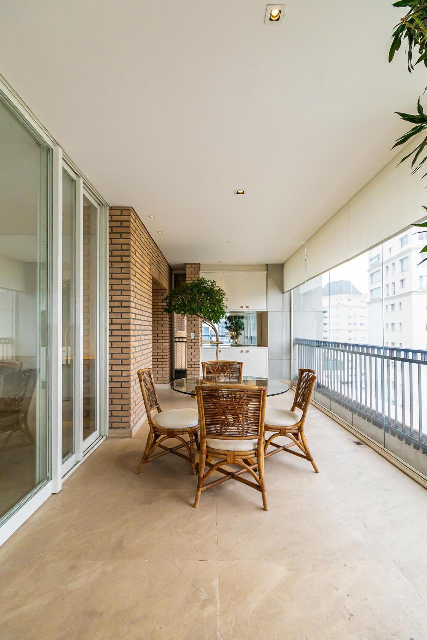 Apartamento no Moema Pássaros