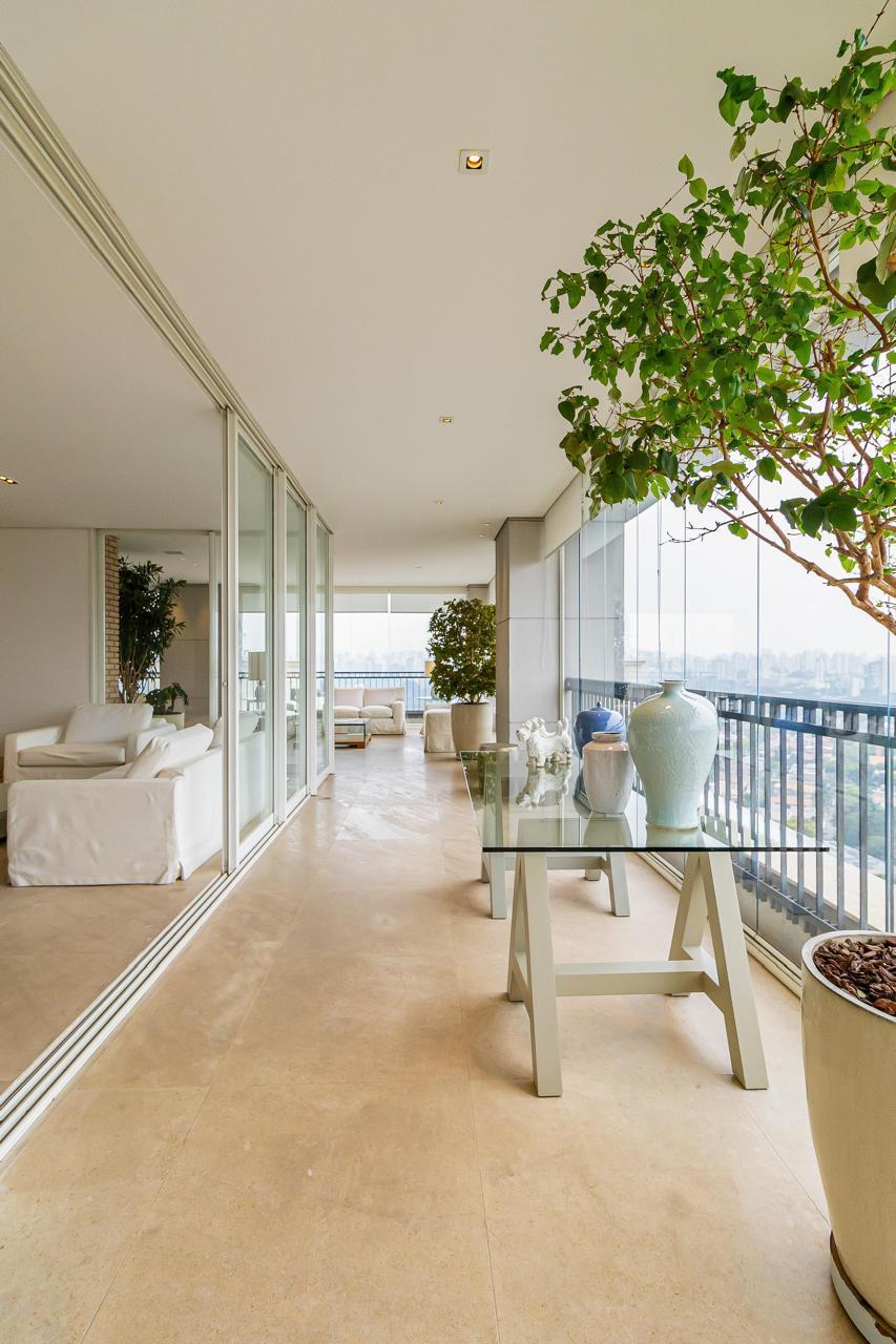 Apartamento no Moema Pássaros