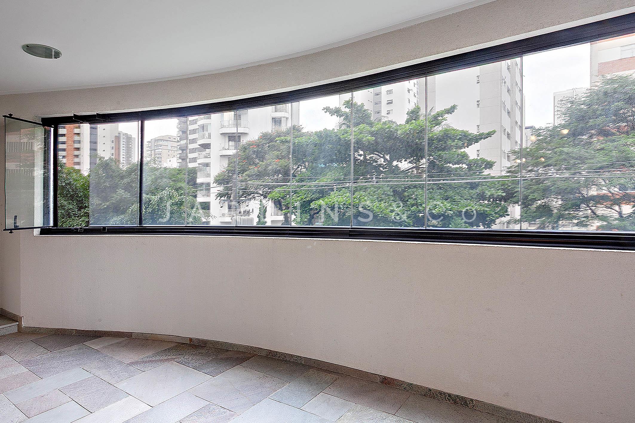 Apartamento no Moema Pássaros
