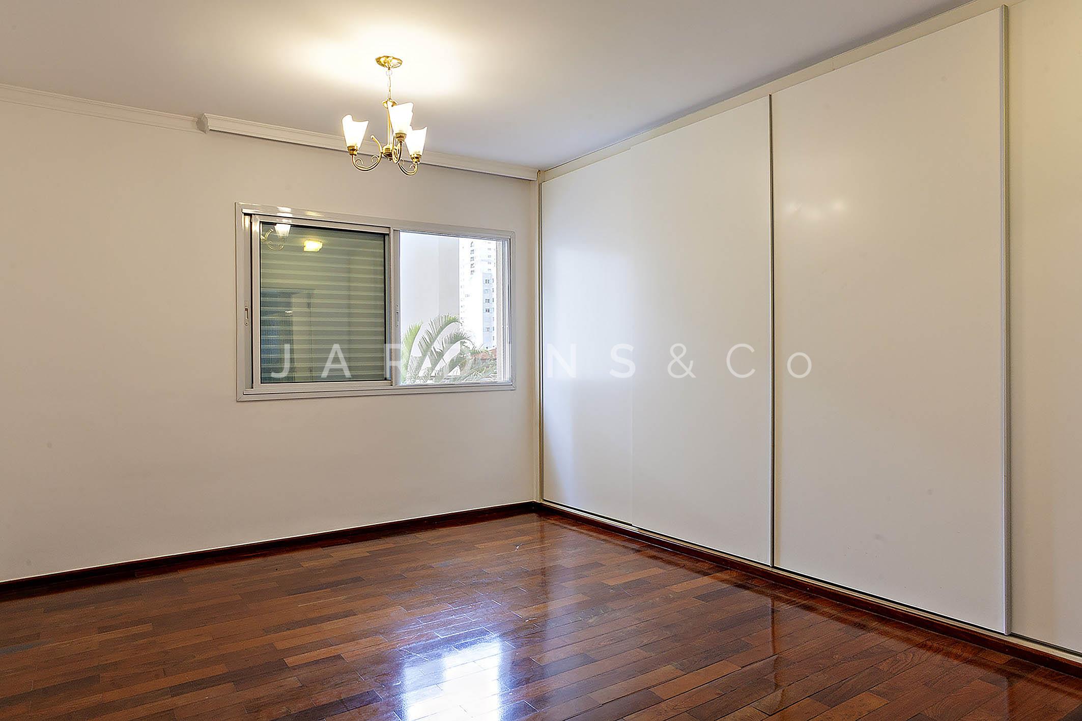 Apartamento no Moema Pássaros